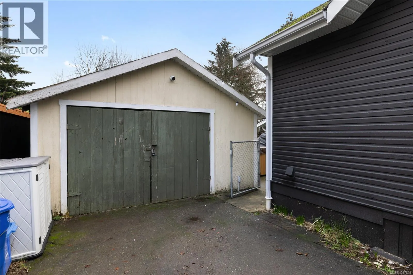476 Howard Ave