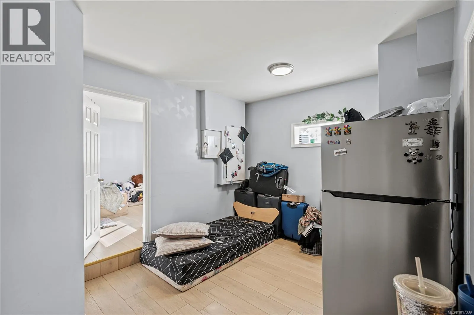 4375 Viewmont Ave