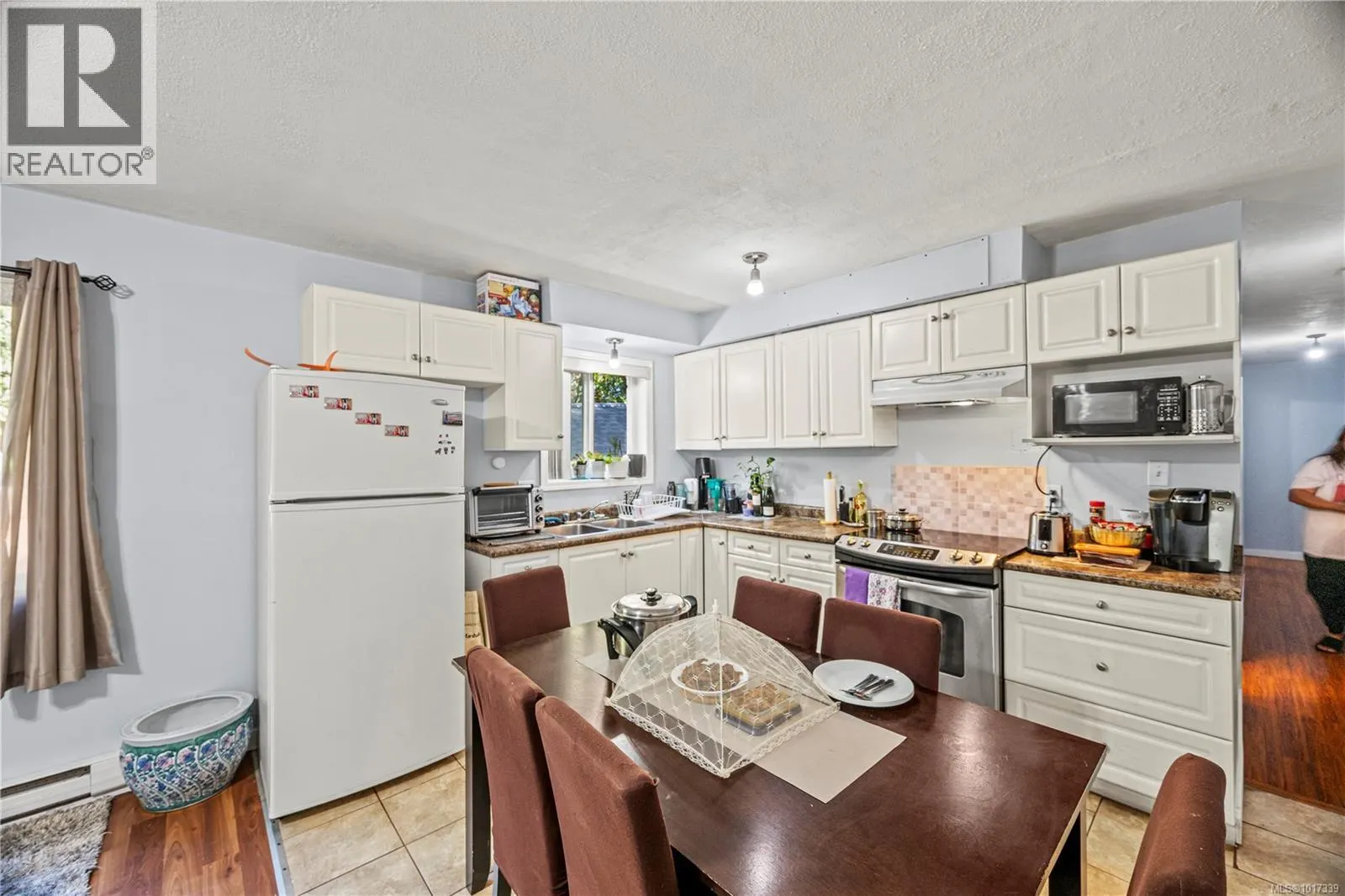 4375 Viewmont Ave