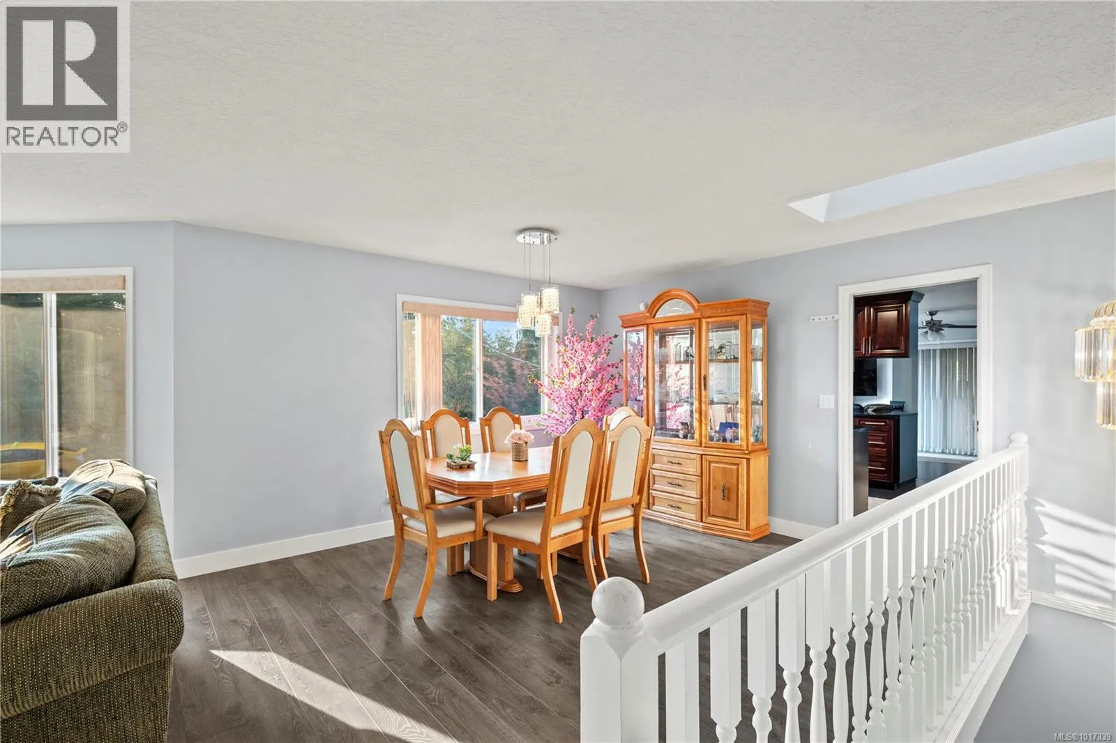 4375 Viewmont Ave