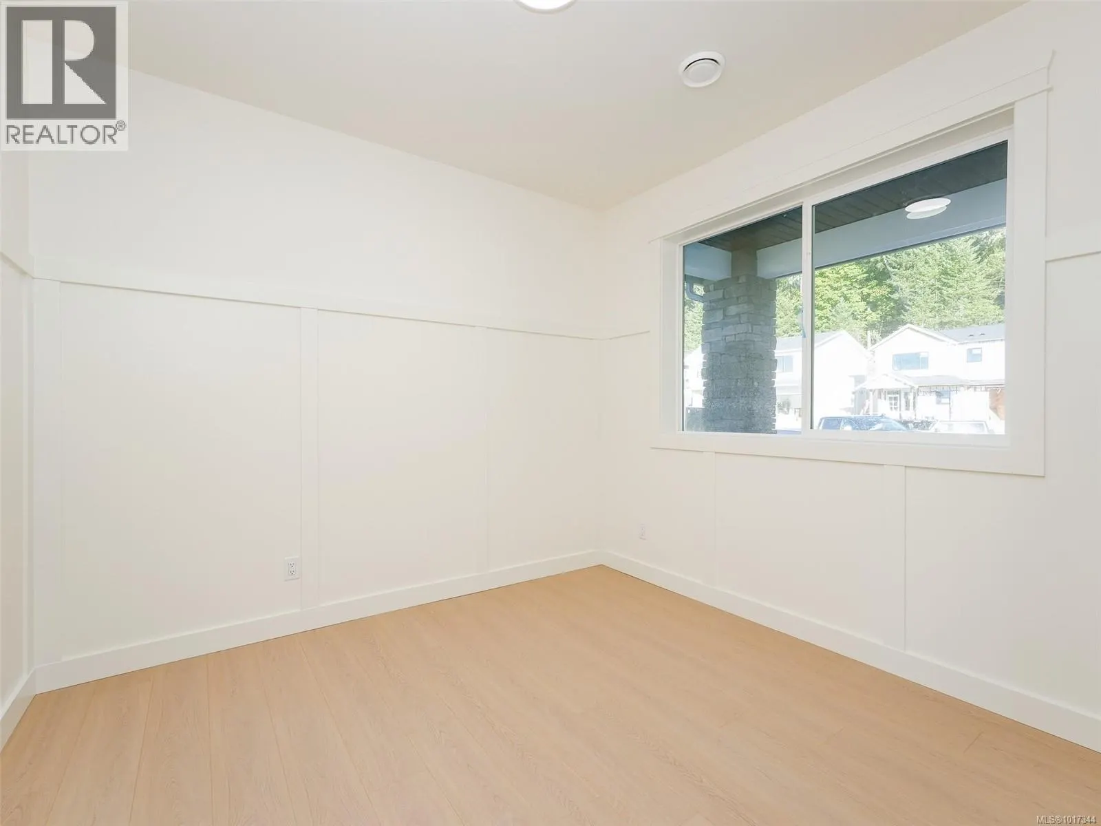 2585 Nickson Way