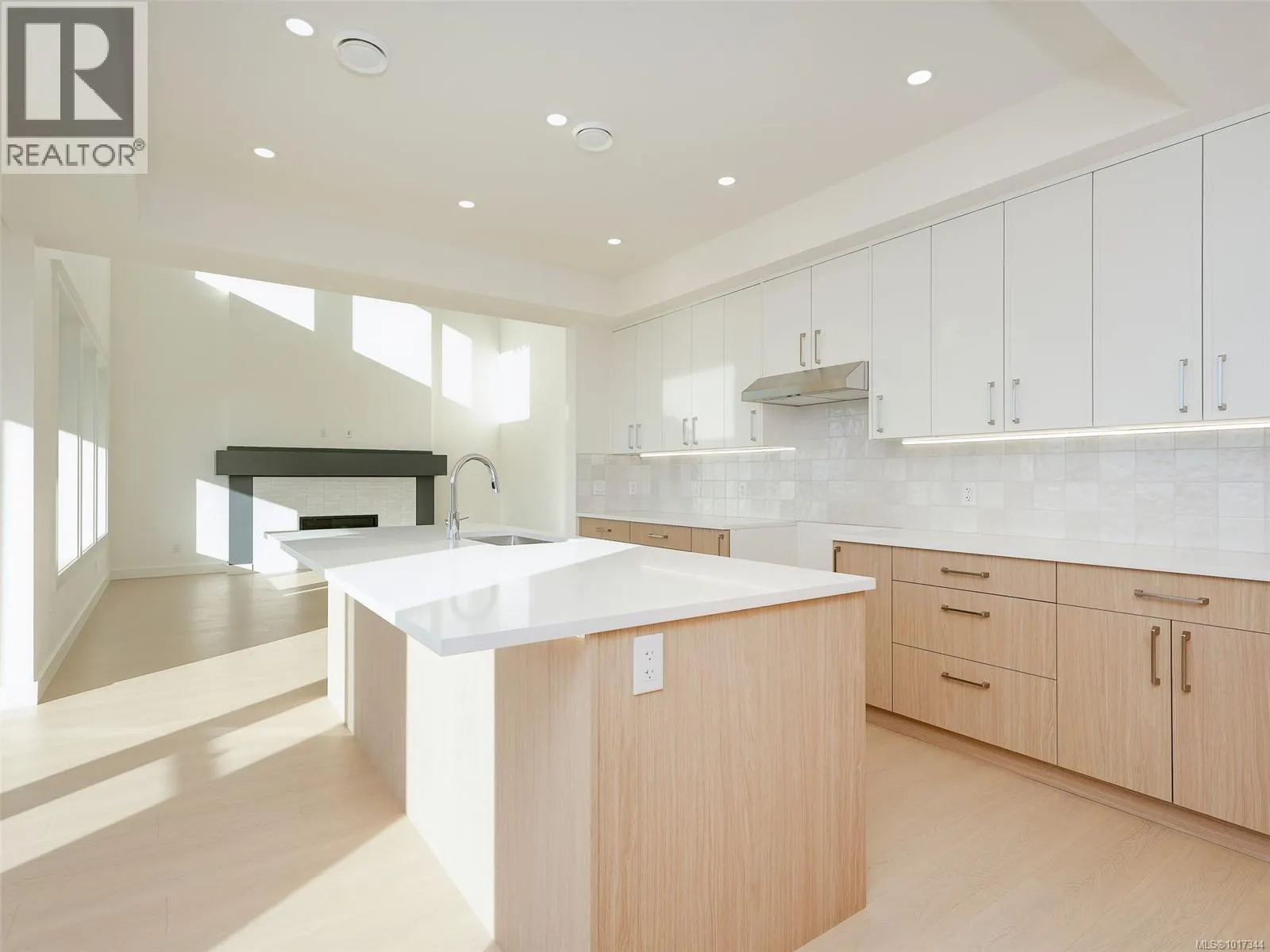 2585 Nickson Way