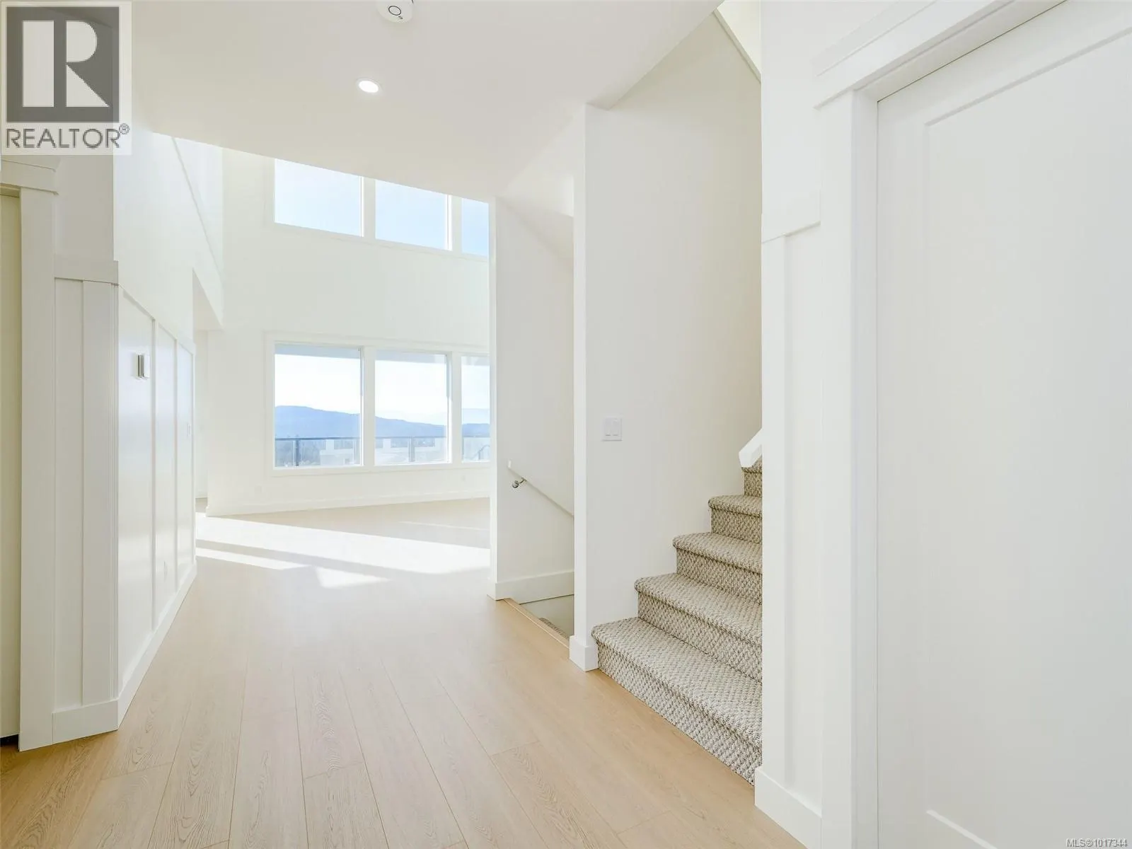 2585 Nickson Way