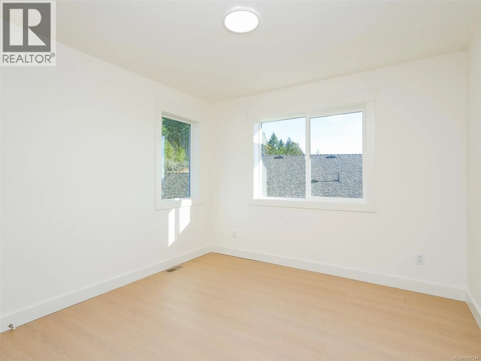 2585 Nickson Way