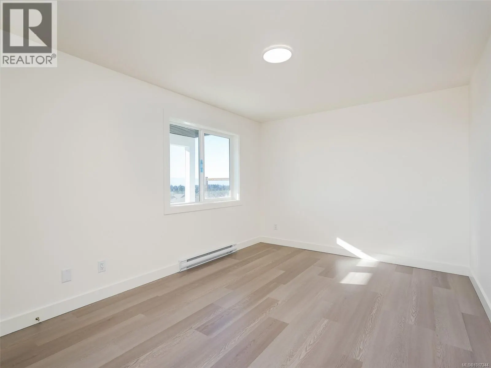 2585 Nickson Way