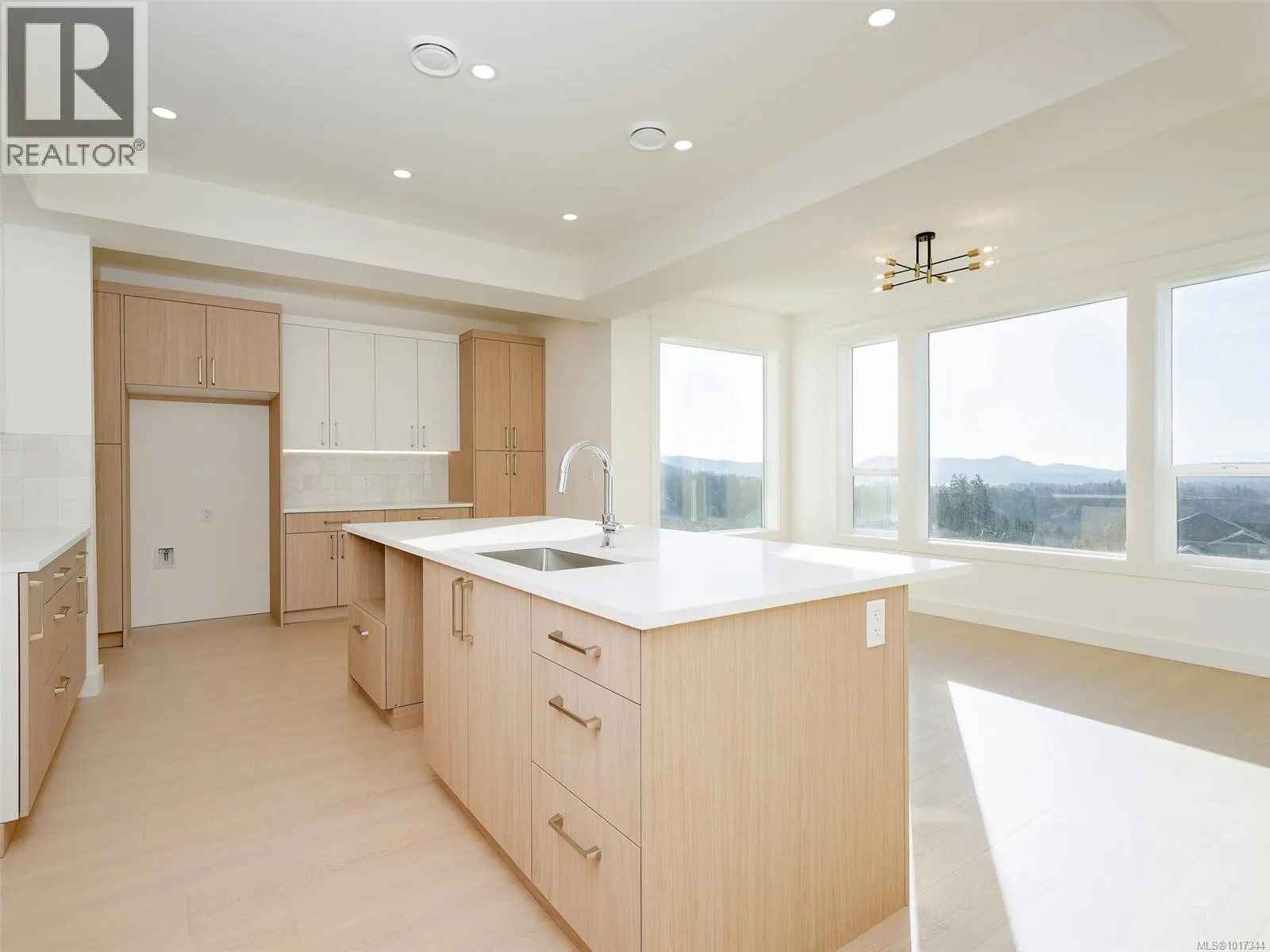 2585 Nickson Way