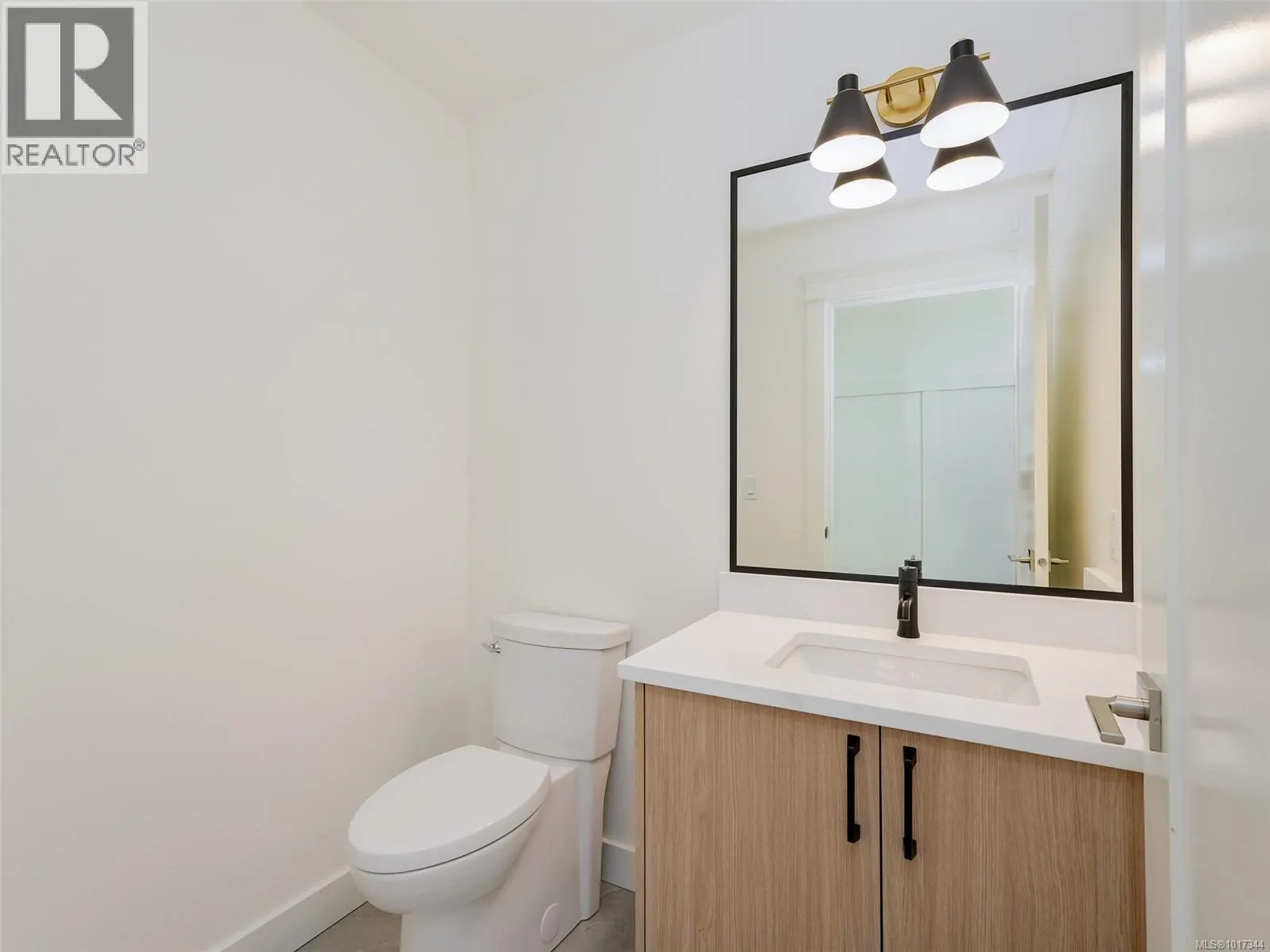 2585 Nickson Way