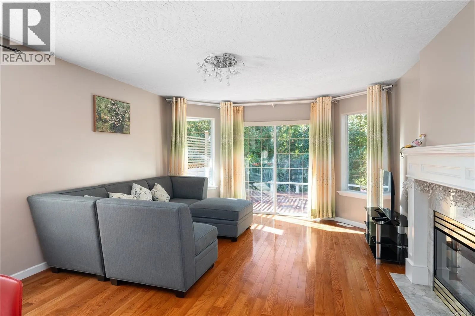 1395 Epsom Close