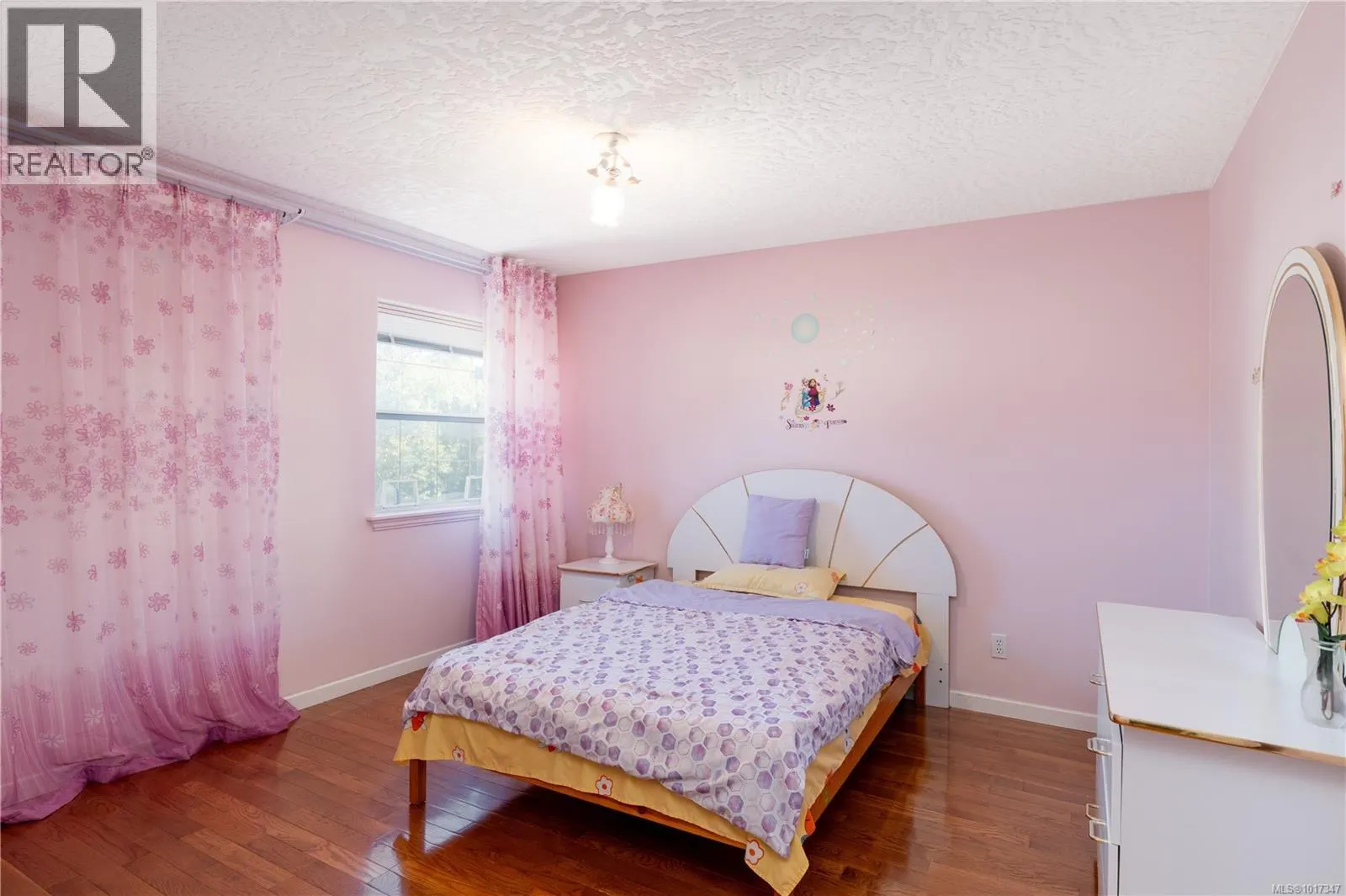 1395 Epsom Close