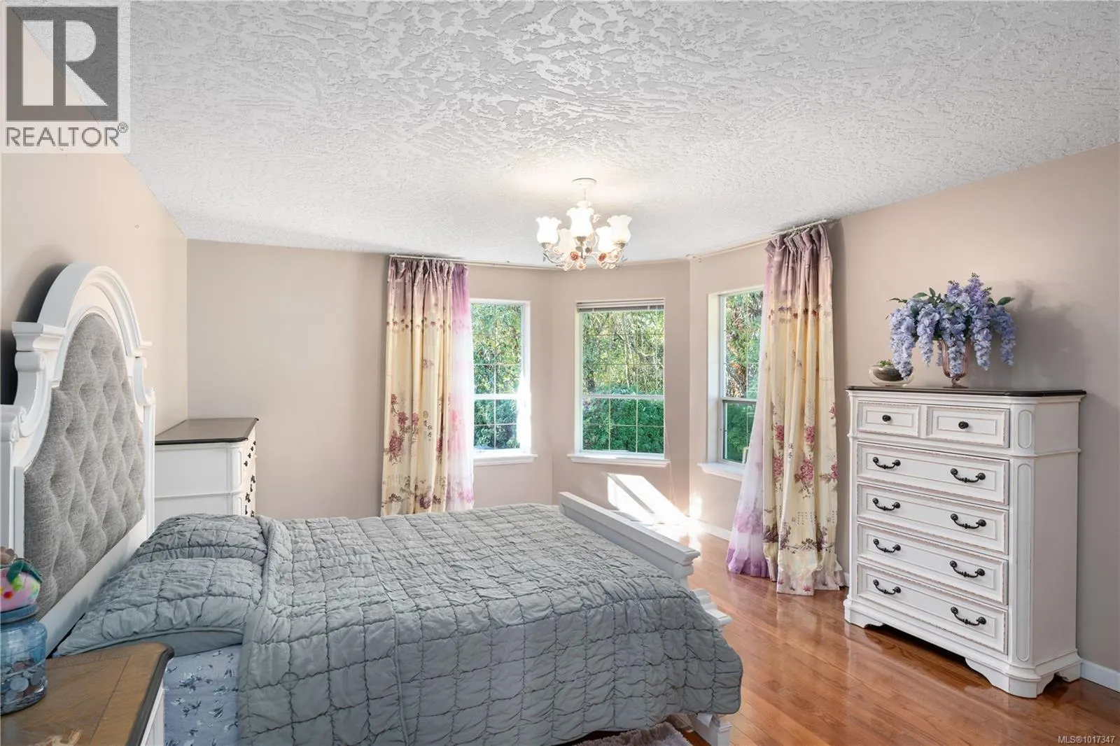 1395 Epsom Close