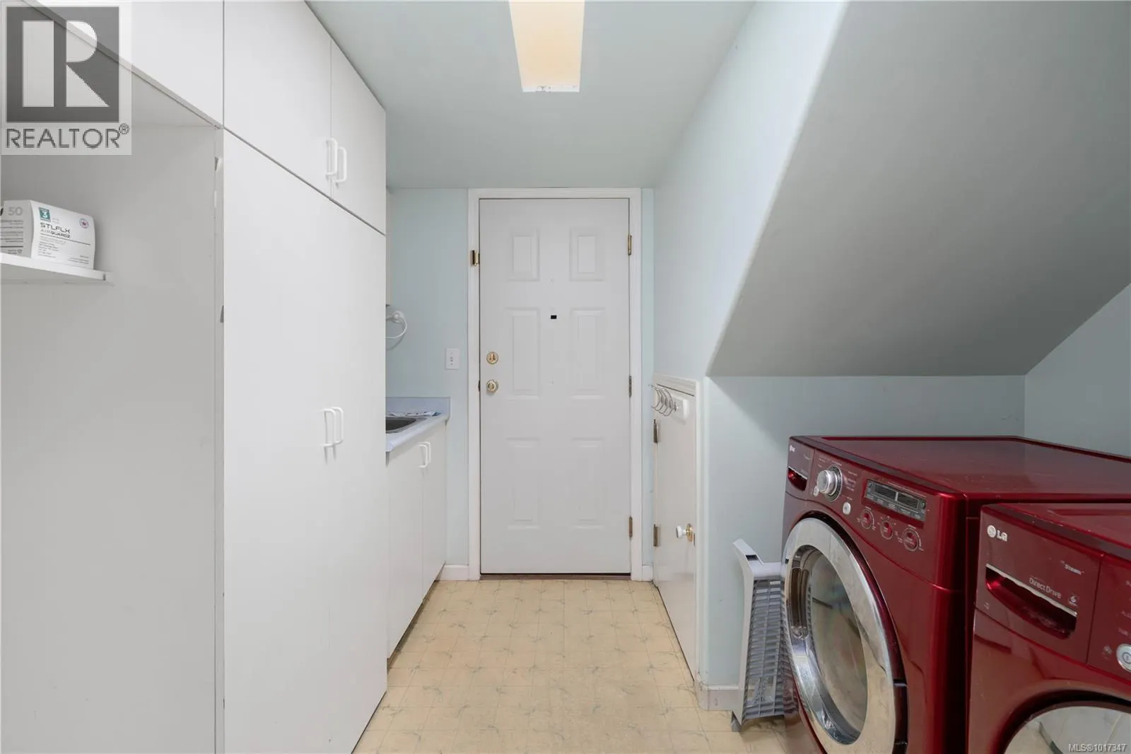 1395 Epsom Close