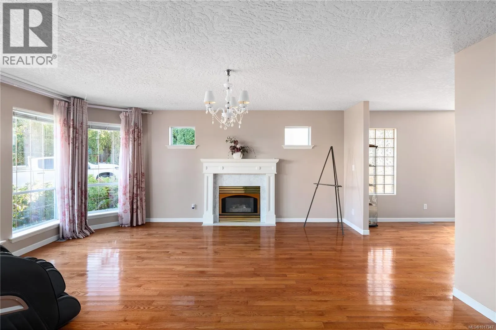 1395 Epsom Close