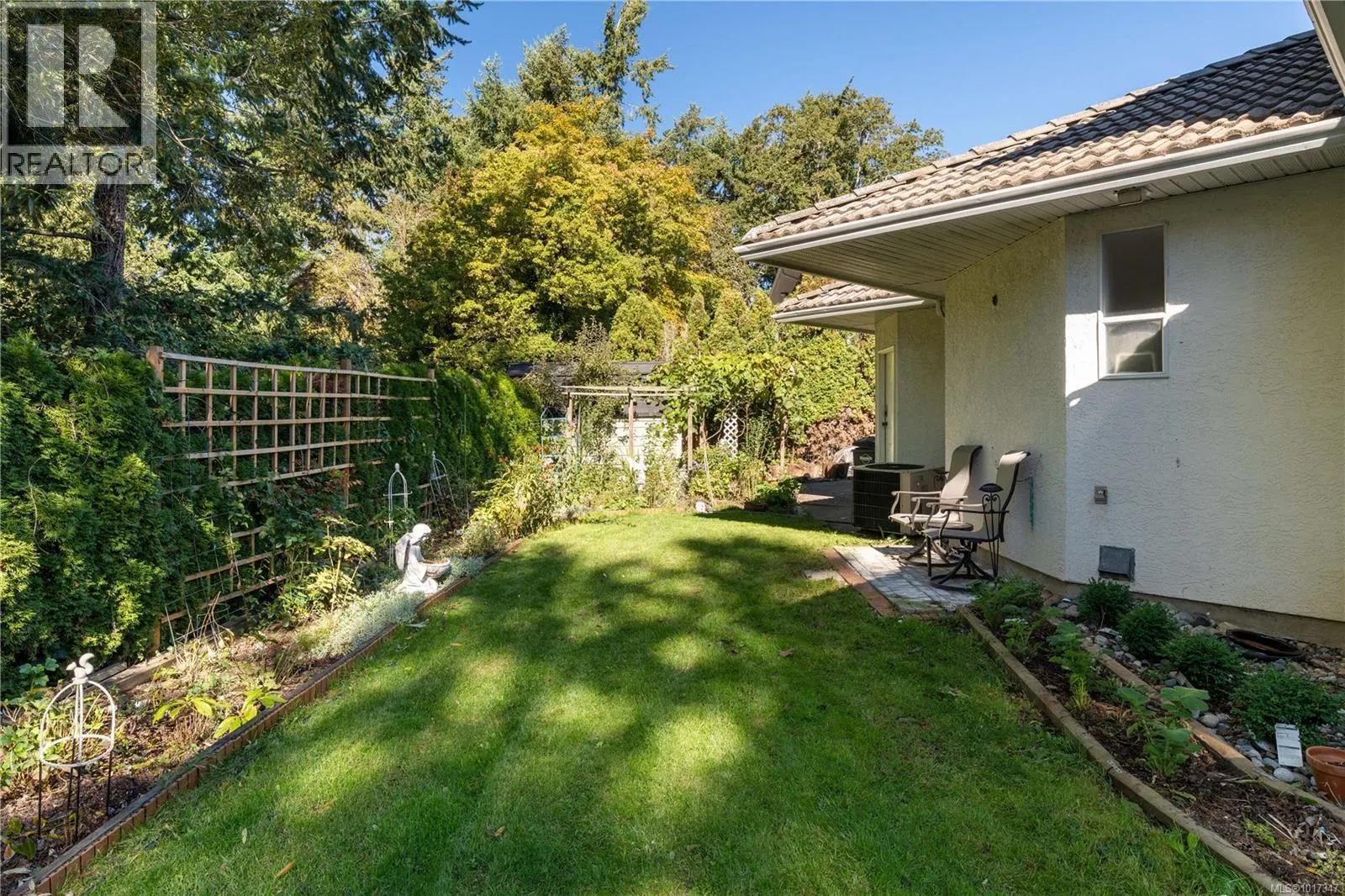 1395 Epsom Close
