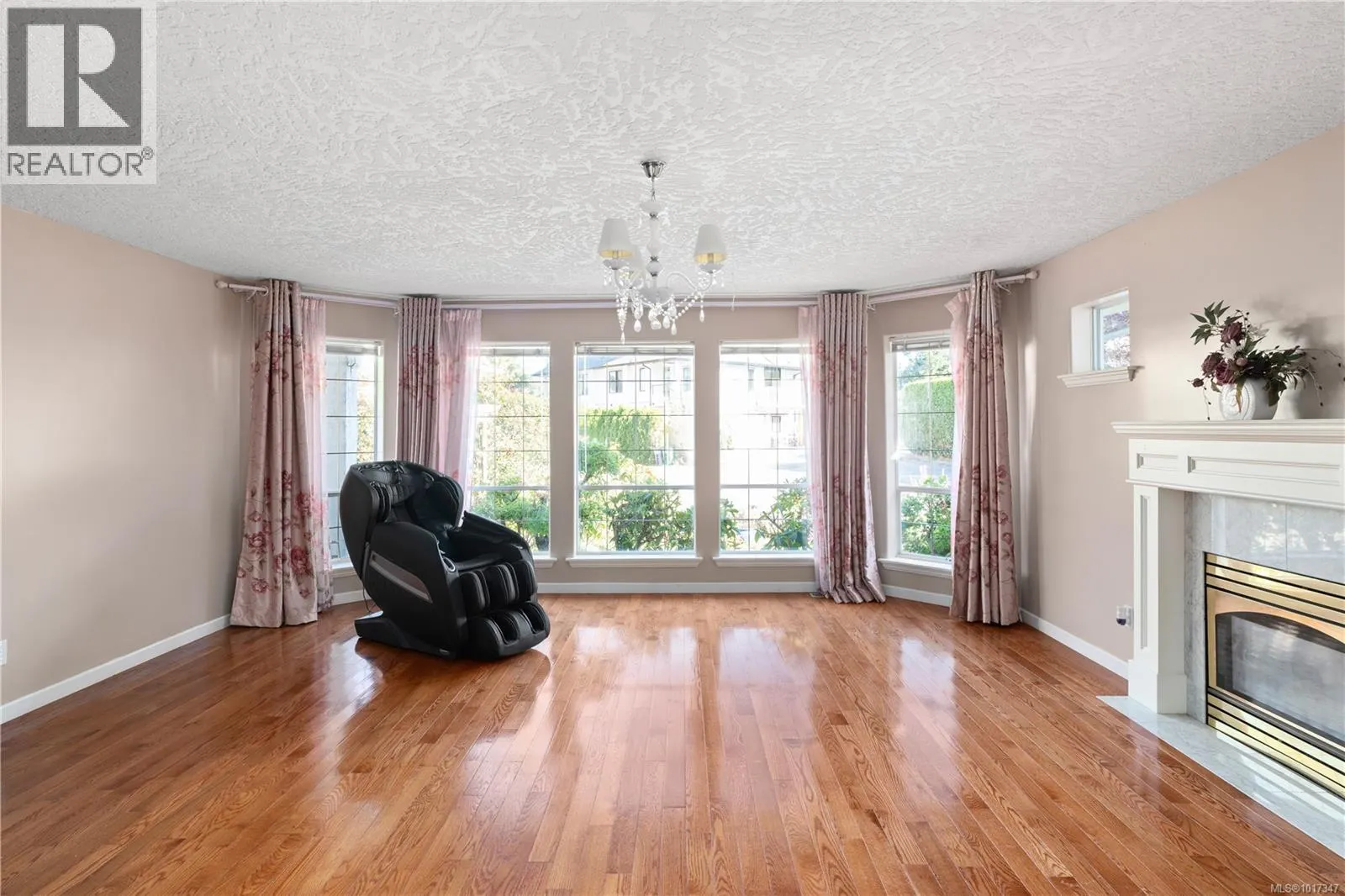 1395 Epsom Close