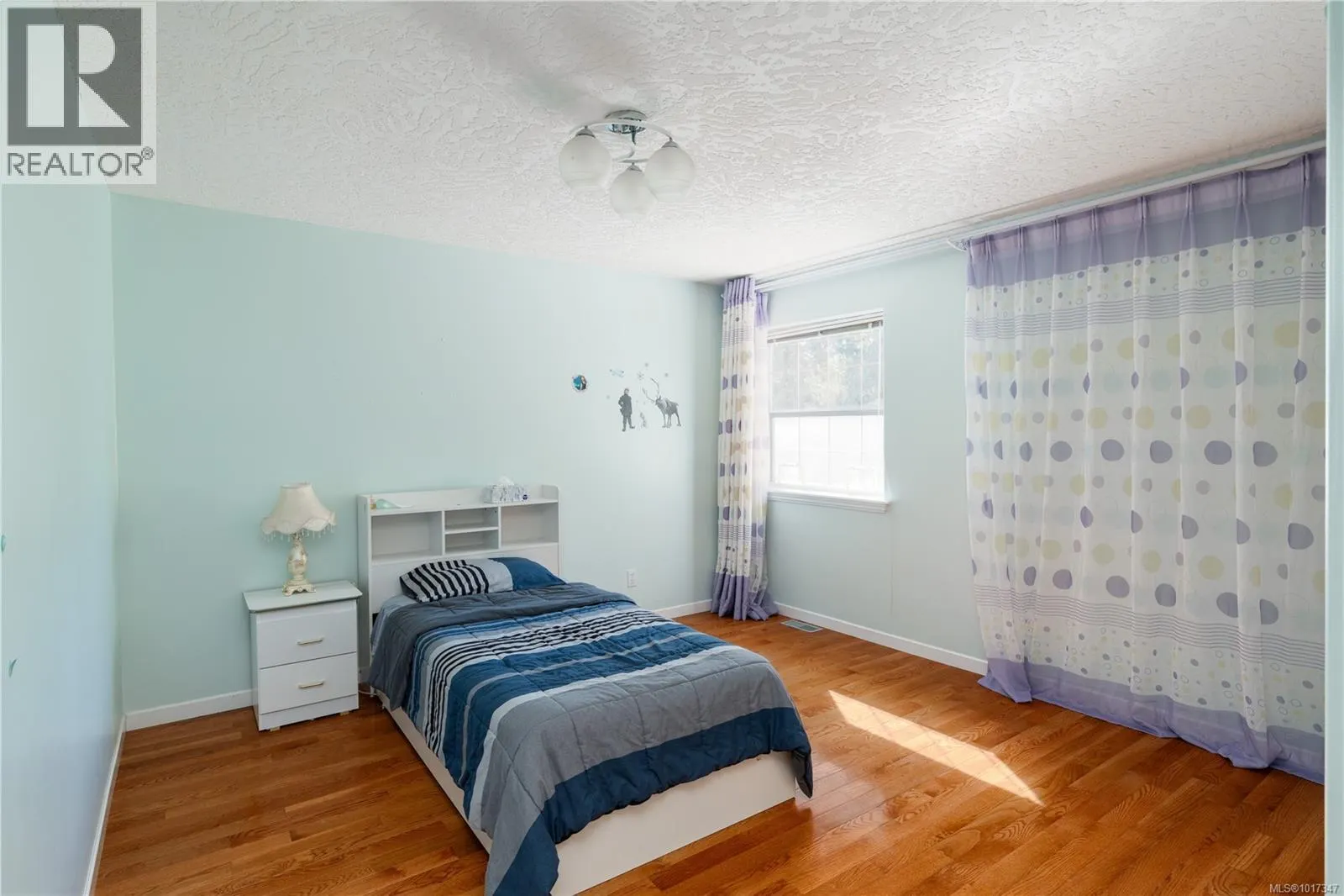 1395 Epsom Close