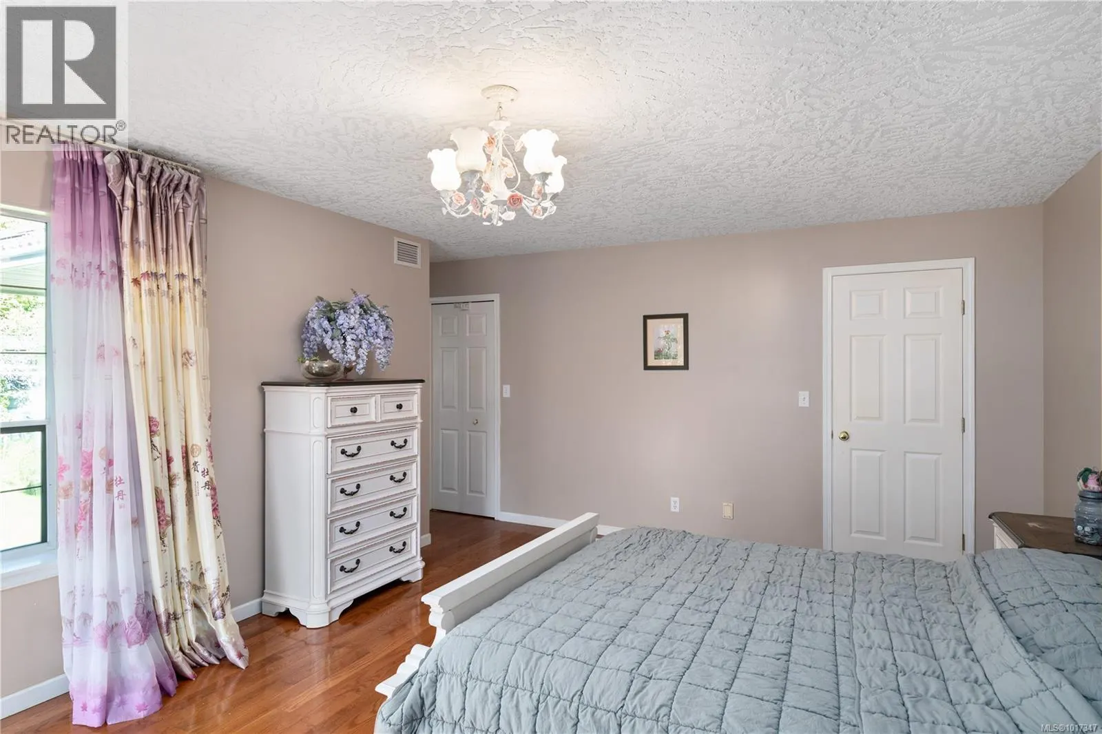 1395 Epsom Close