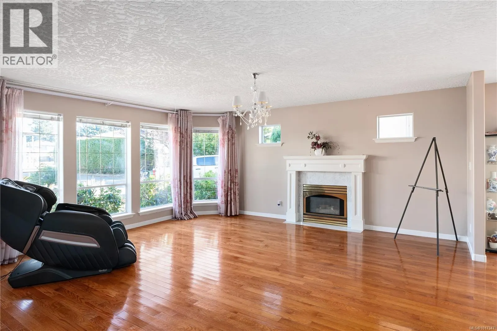 1395 Epsom Close