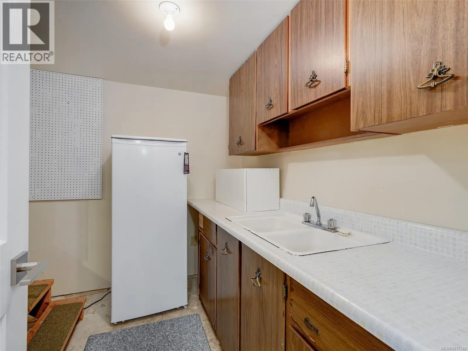 21 4125 Interurban Rd