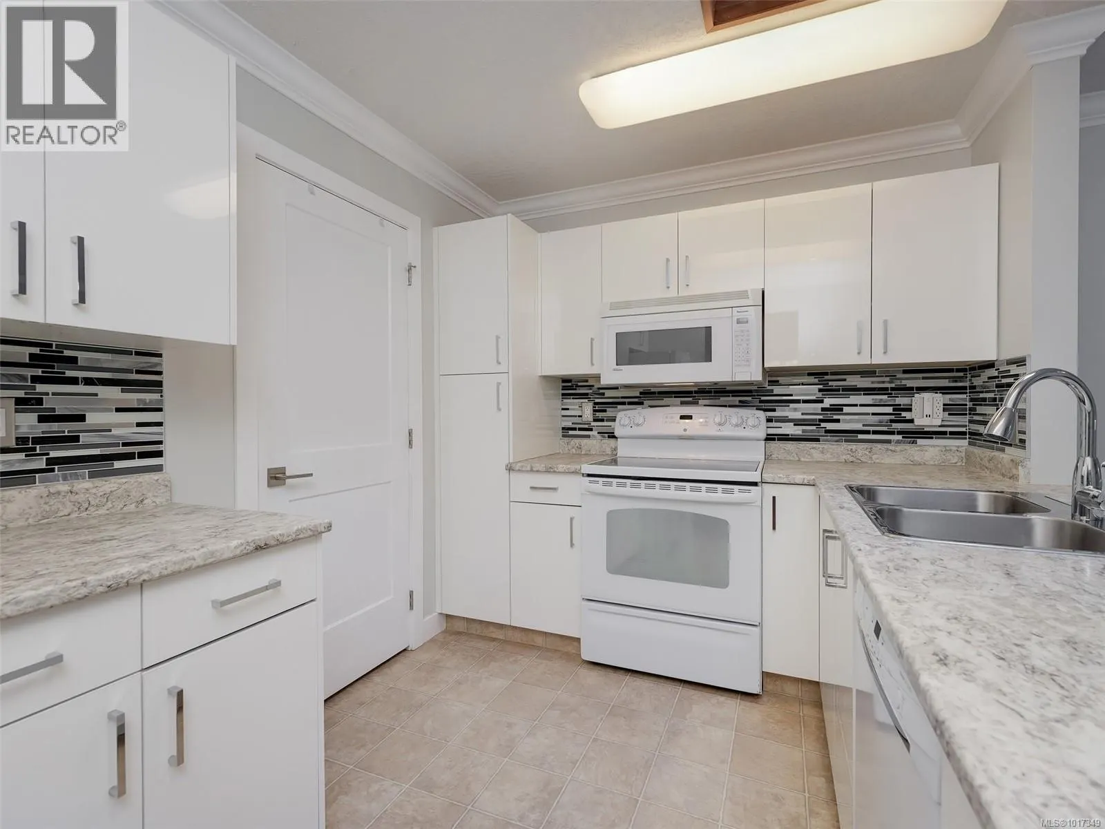 21 4125 Interurban Rd