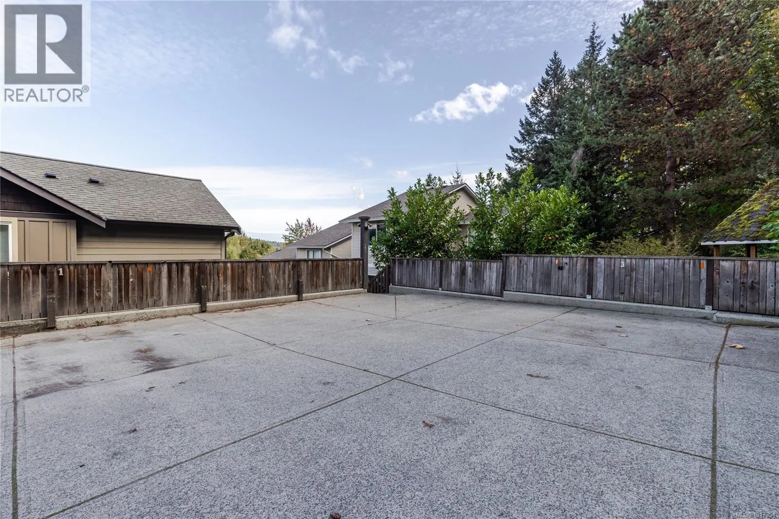 1 1141 2nd Ave