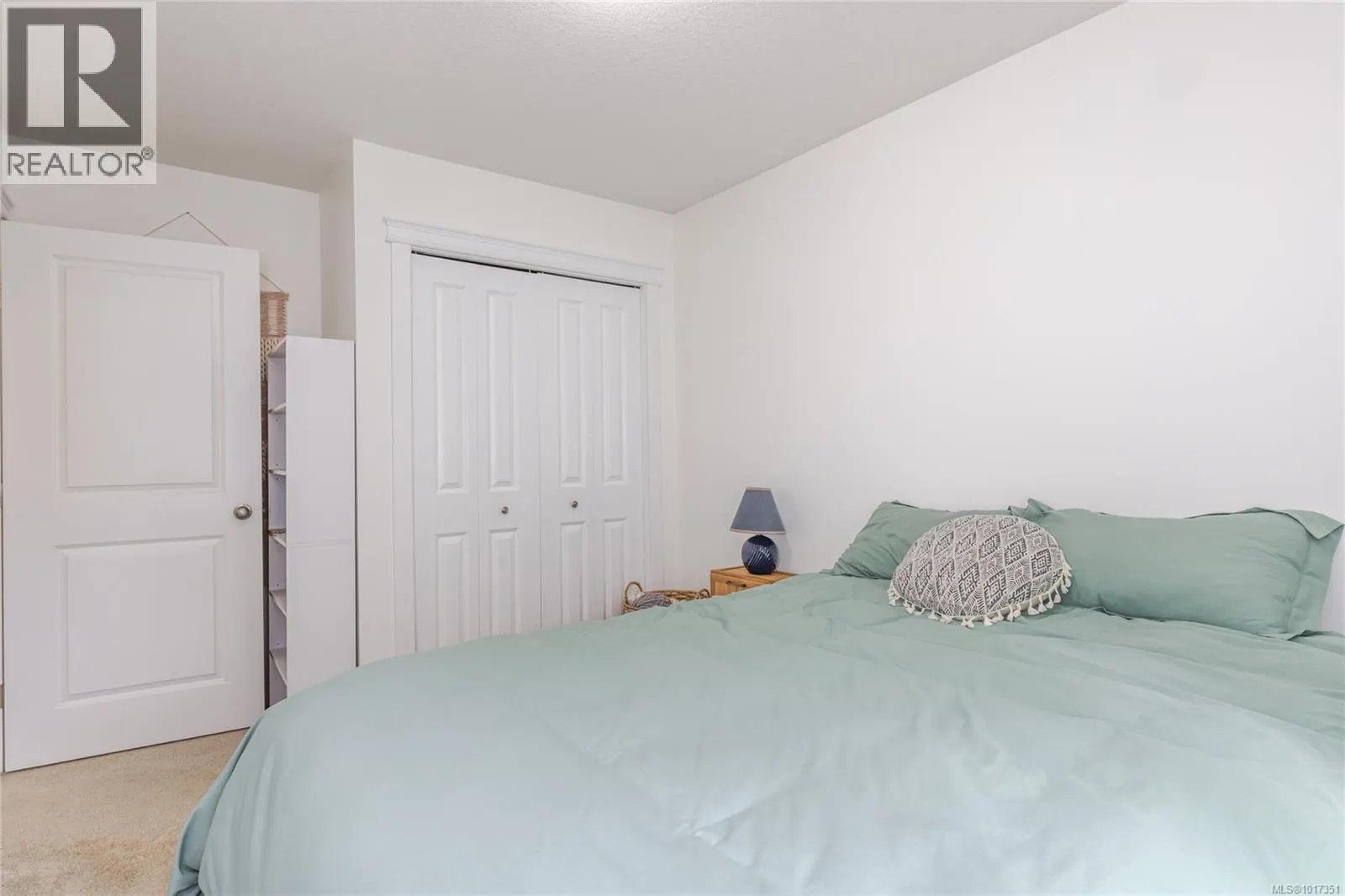 1 1141 2nd Ave