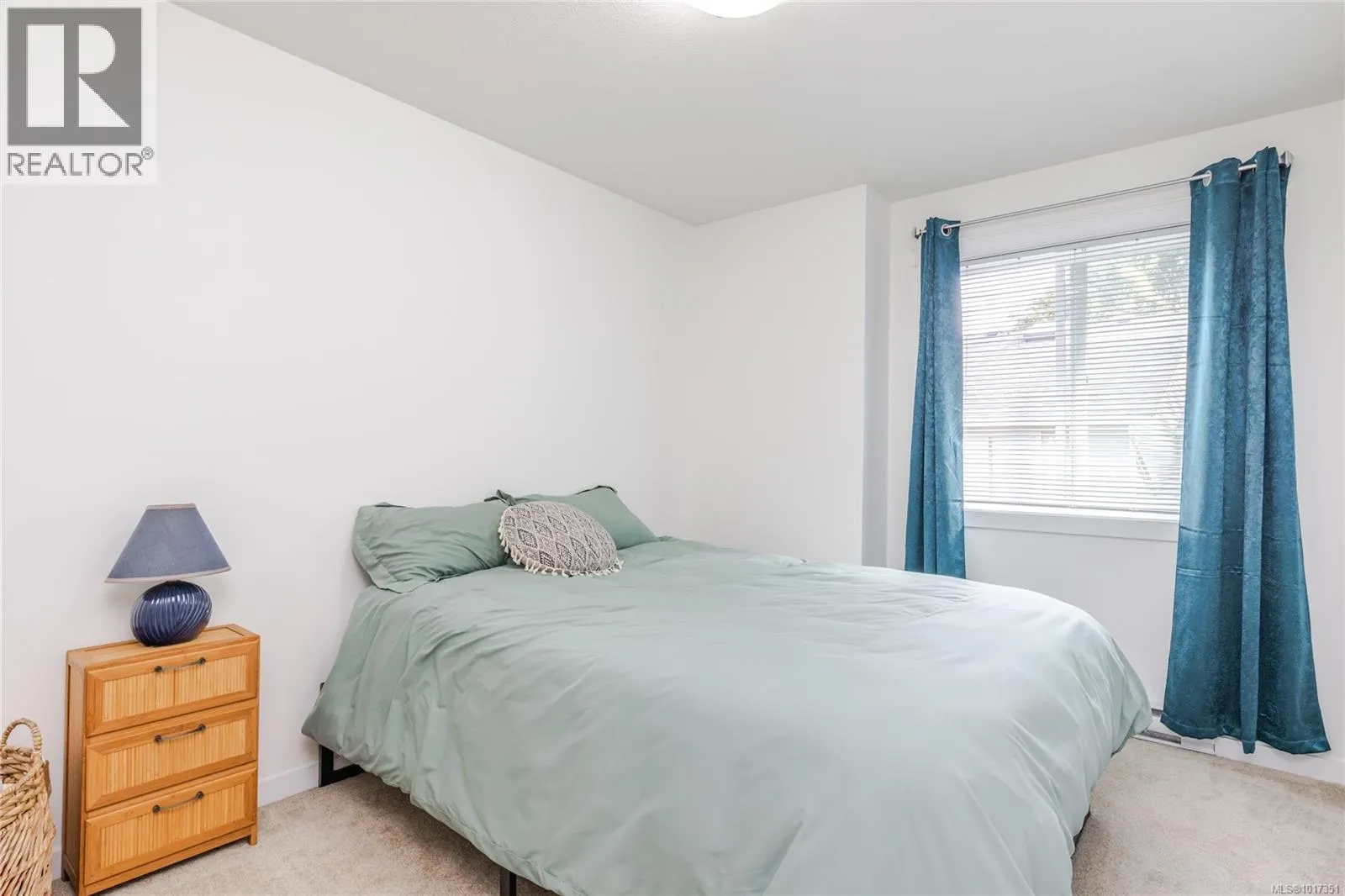 1 1141 2nd Ave