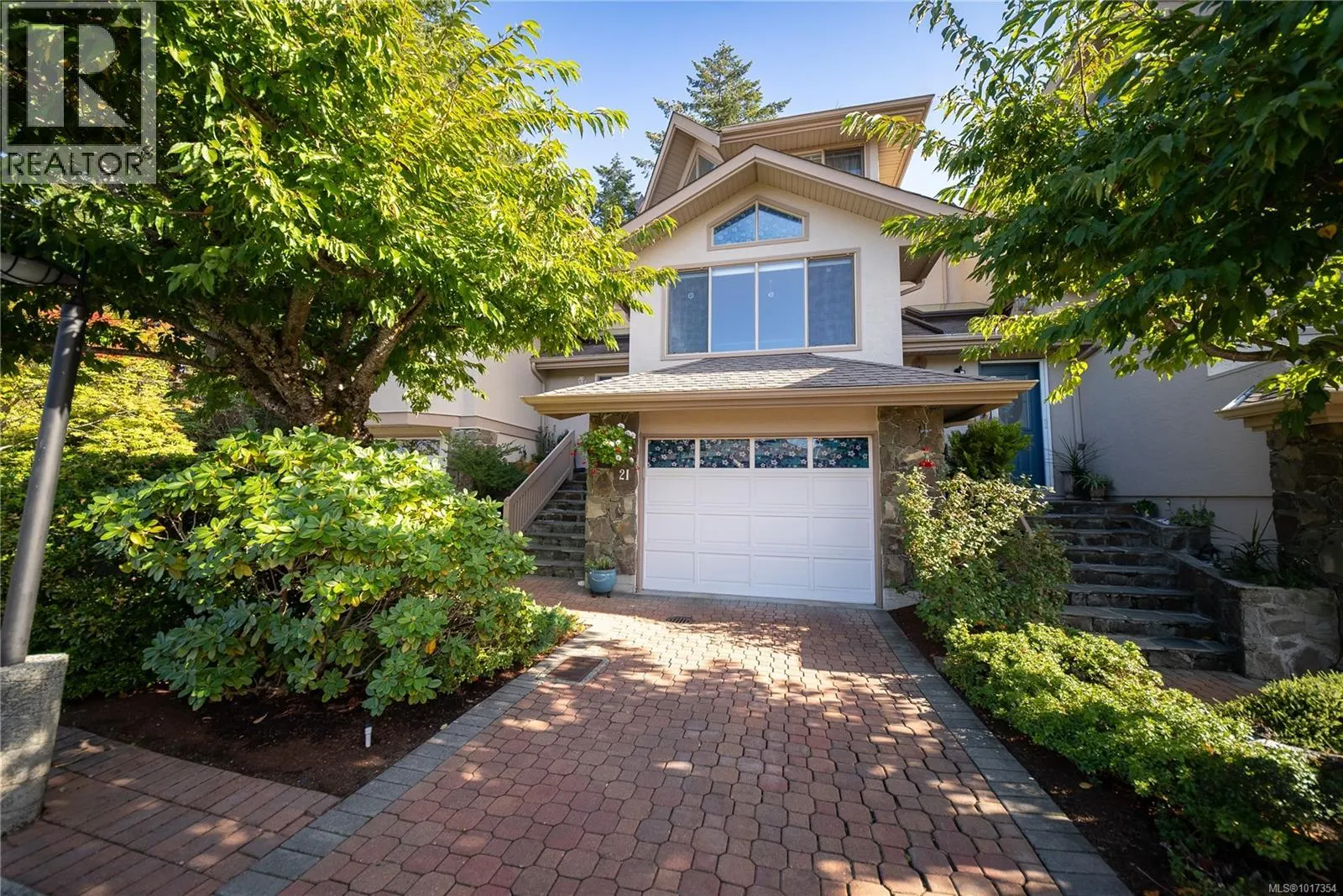 21 4991 Bella Vista Cres