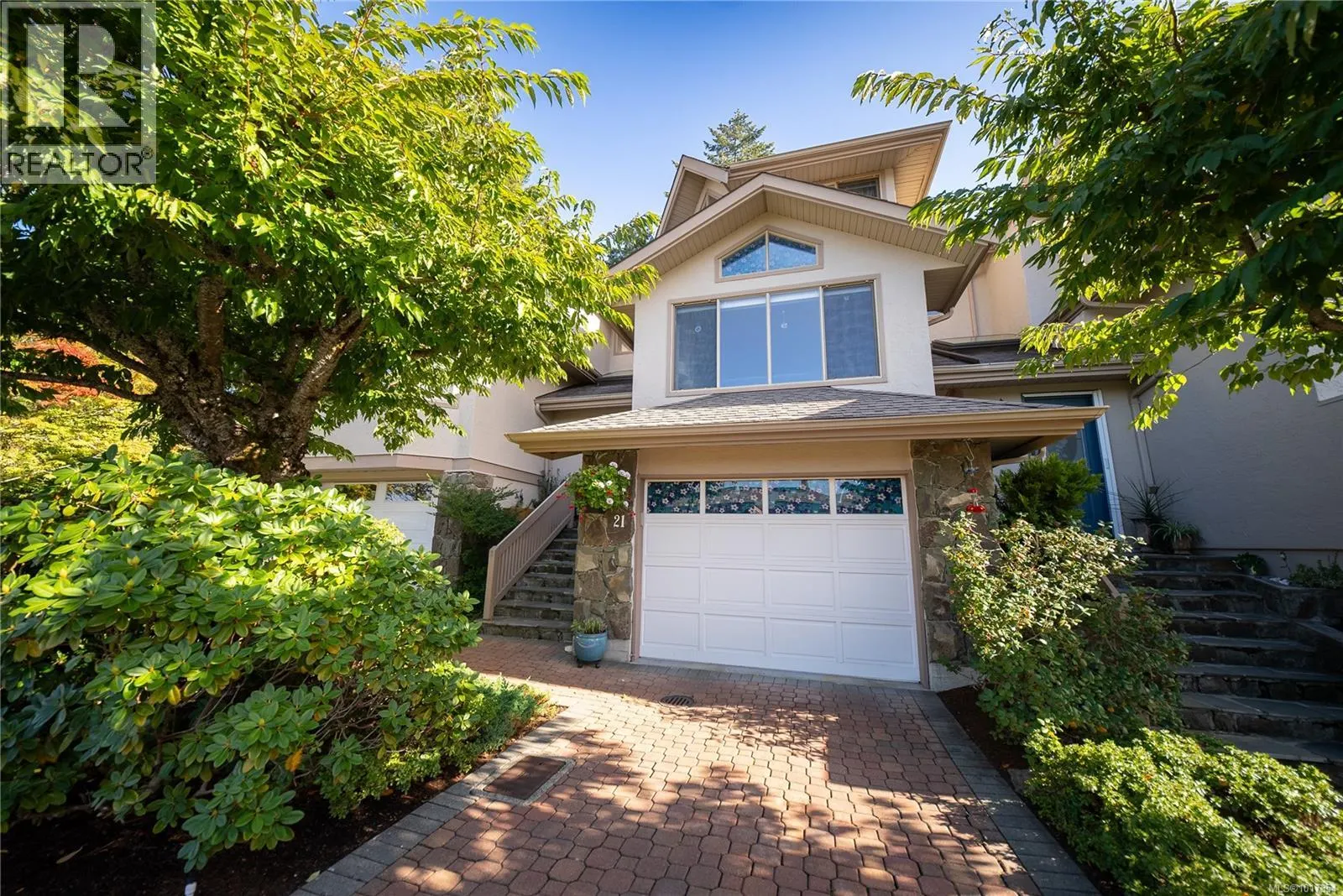 21 4991 Bella Vista Cres