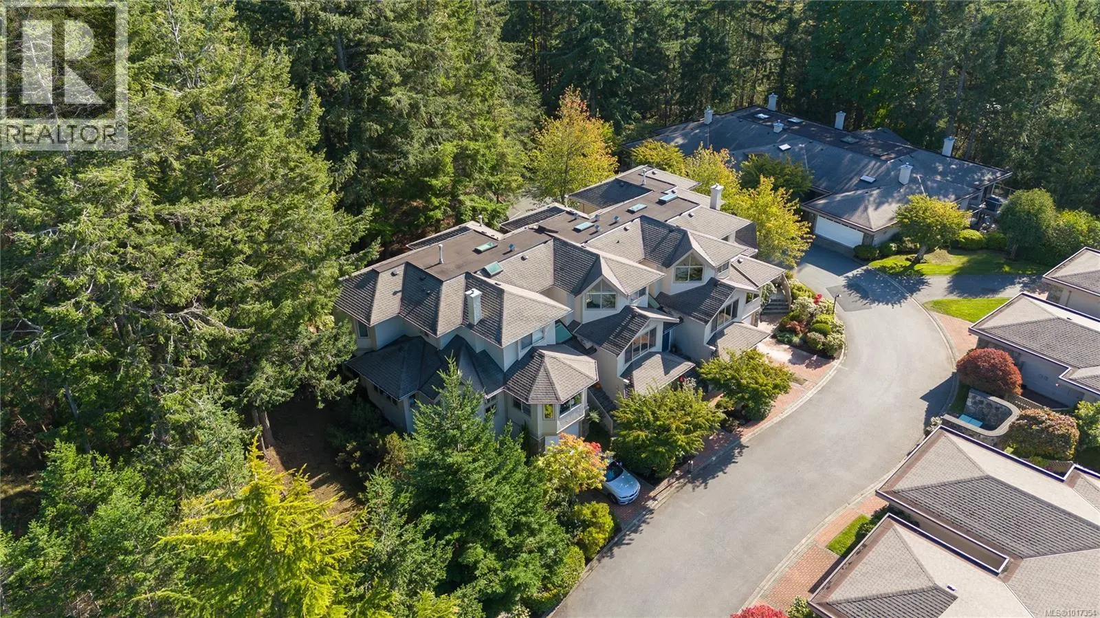 21 4991 Bella Vista Cres