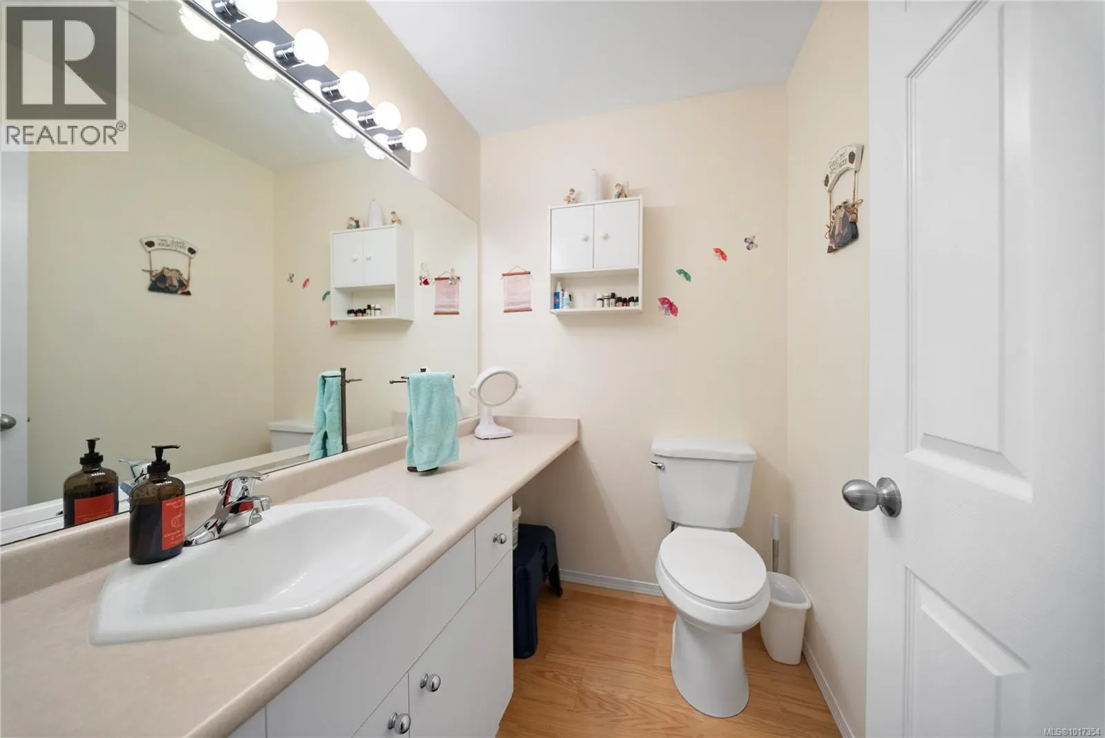 21 4991 Bella Vista Cres