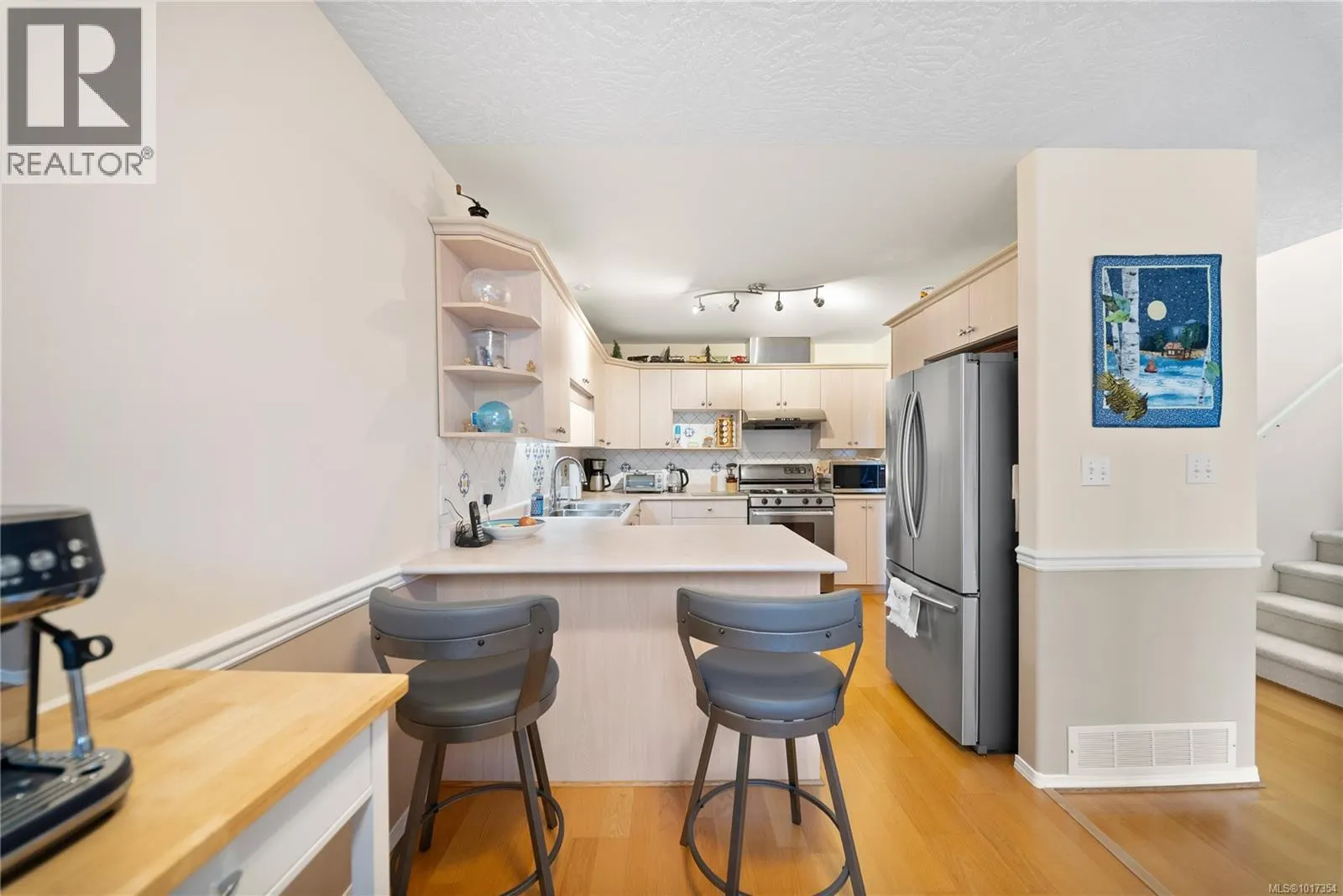 21 4991 Bella Vista Cres