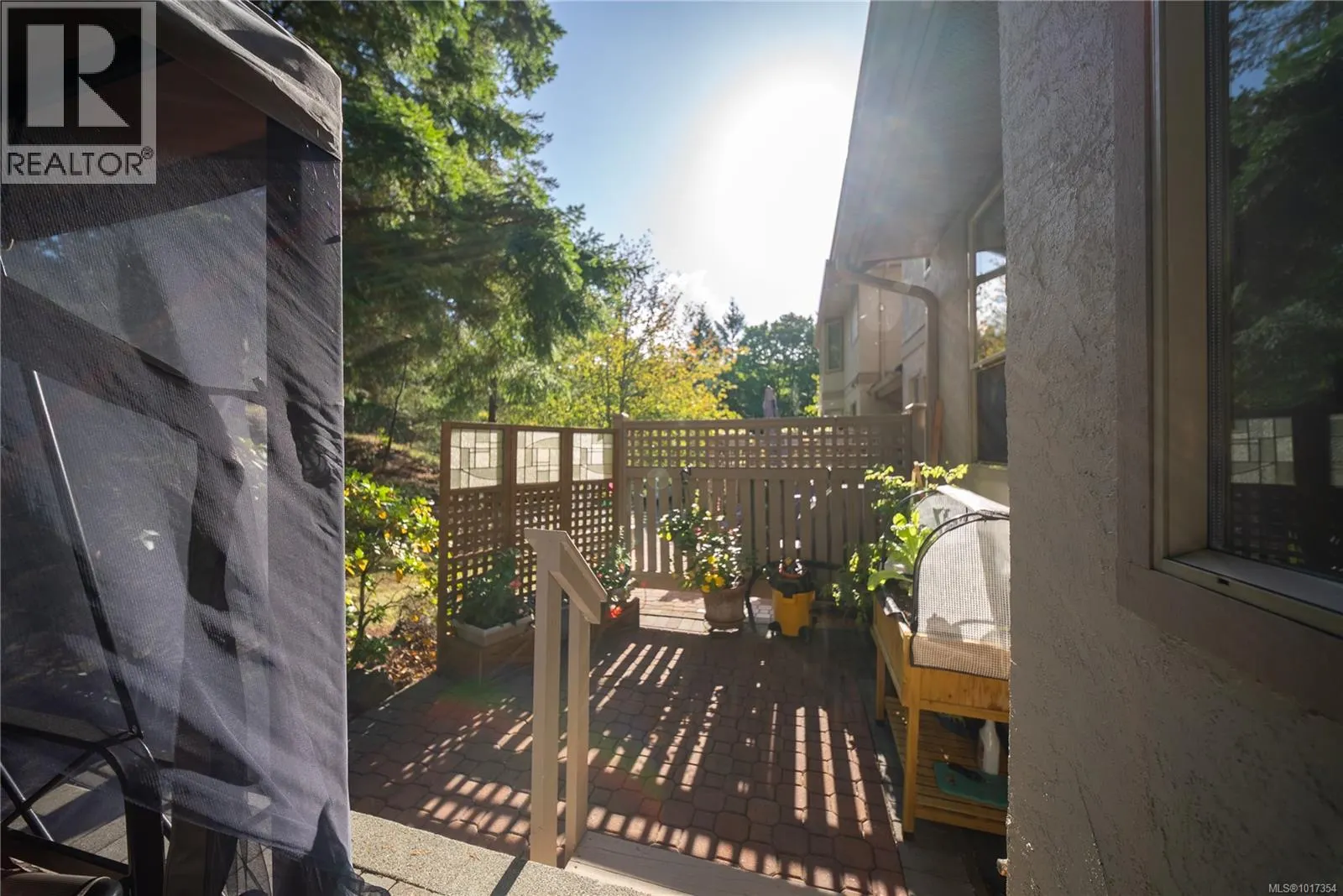 21 4991 Bella Vista Cres