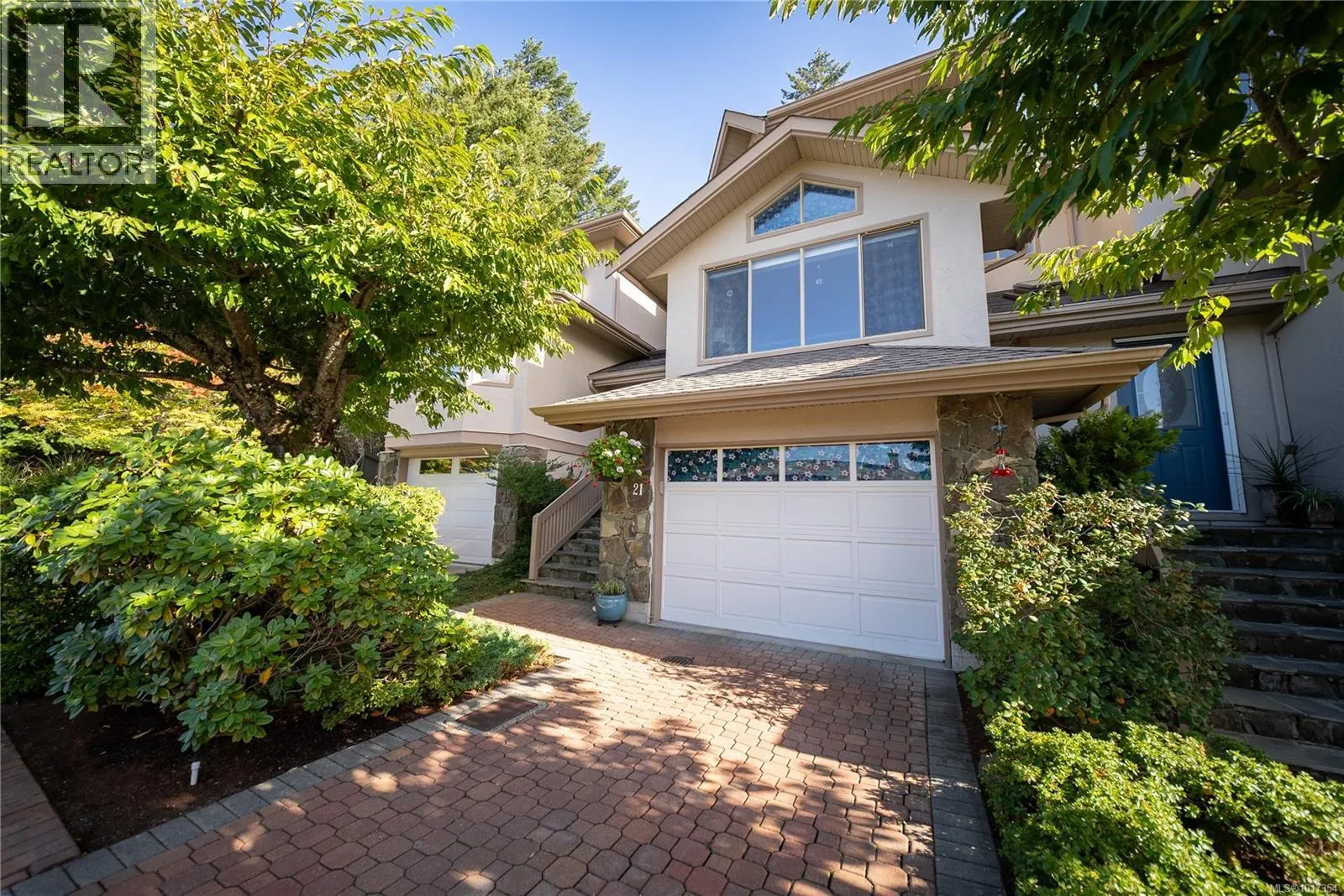 21 4991 Bella Vista Cres