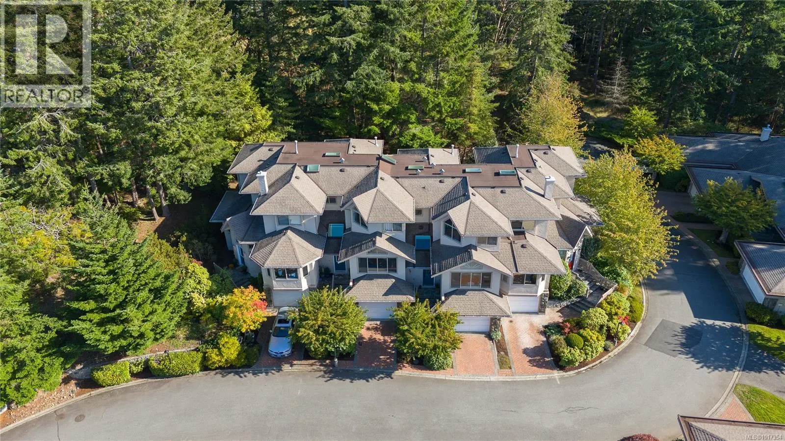 21 4991 Bella Vista Cres