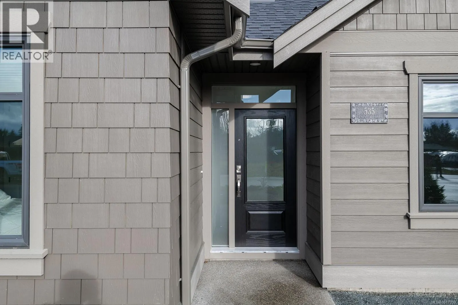 200 Acacia St