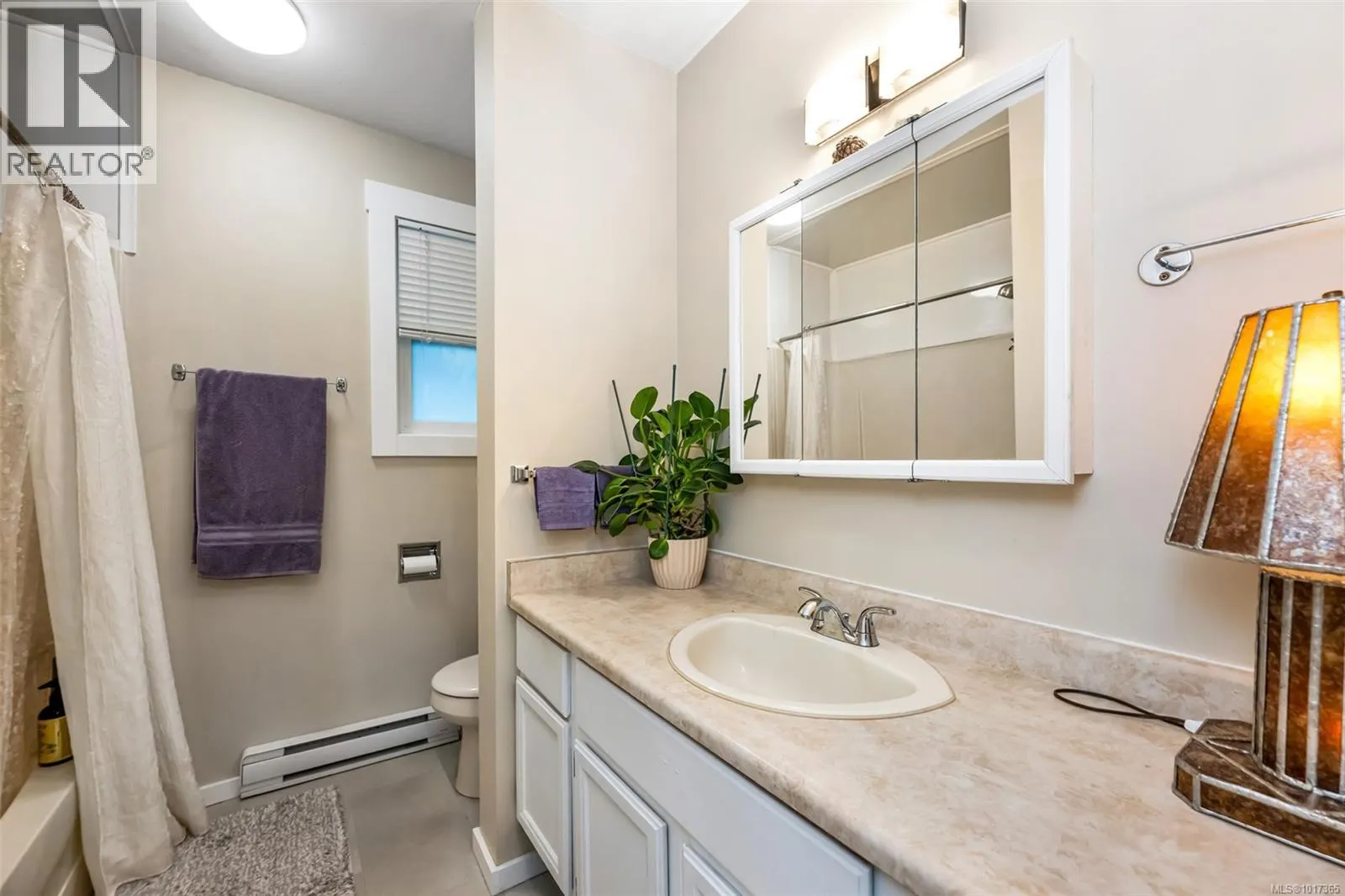 39 3025 Cowichan Lake Rd