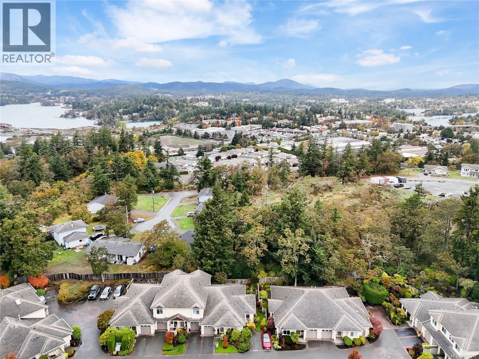 76 850 Parklands Dr