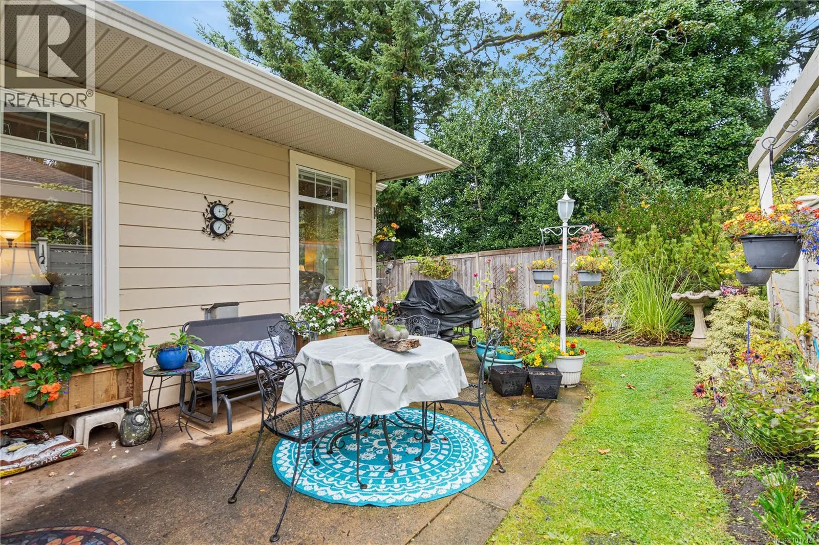 76 850 Parklands Dr