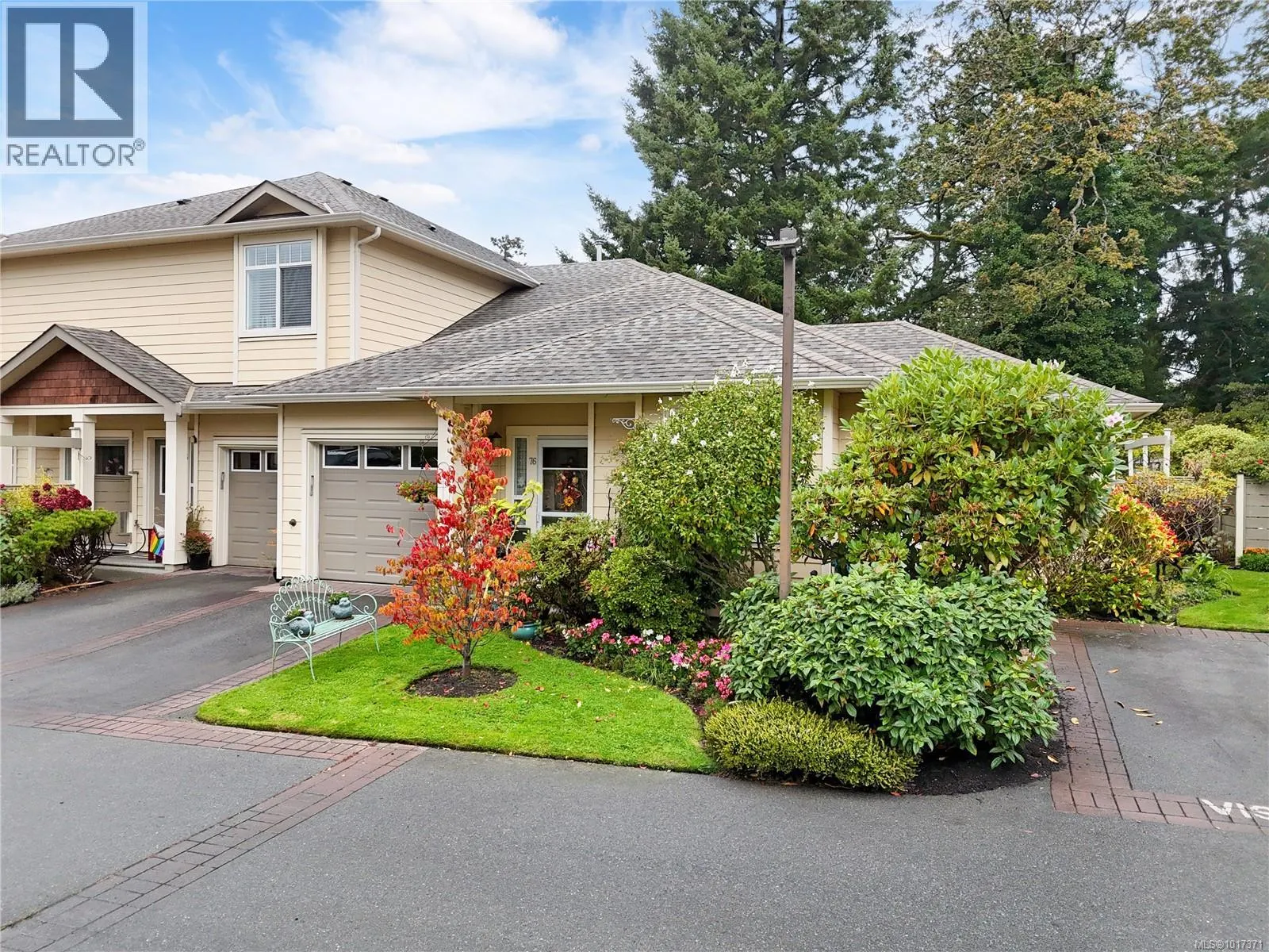 76 850 Parklands Dr