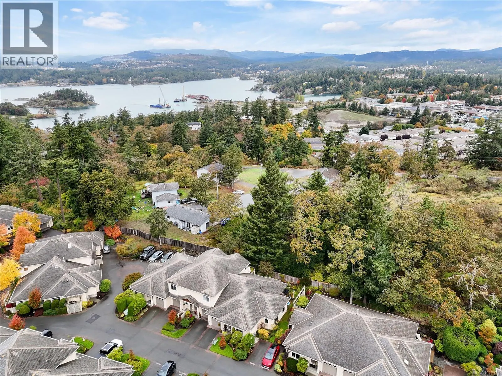 76 850 Parklands Dr
