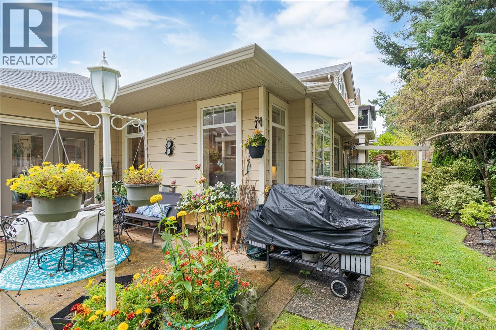 76 850 Parklands Dr