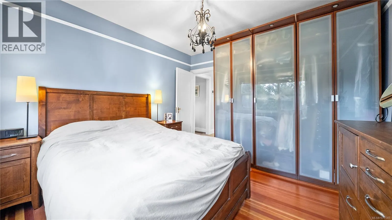 1102 Vista Hts