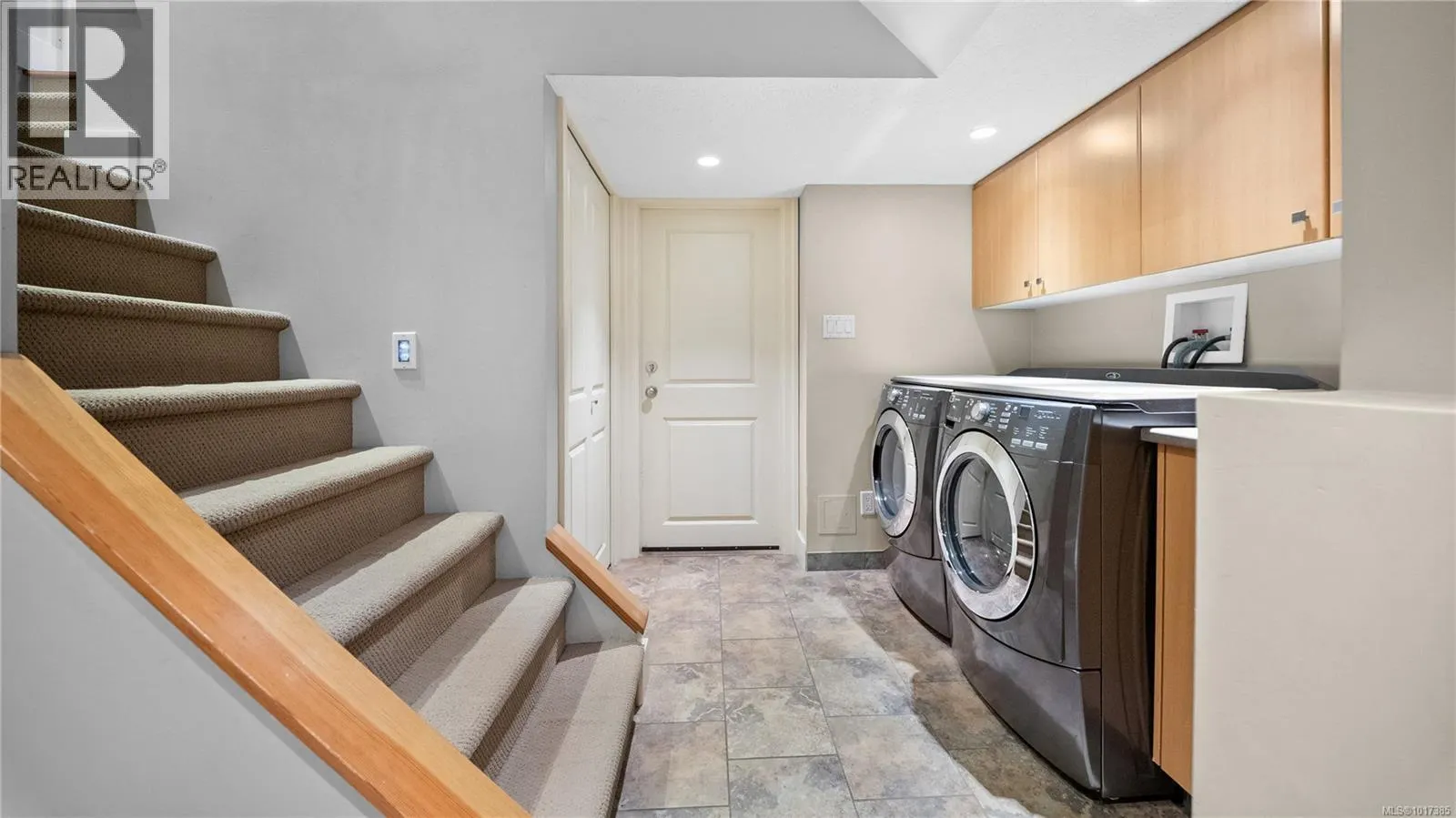 1102 Vista Hts