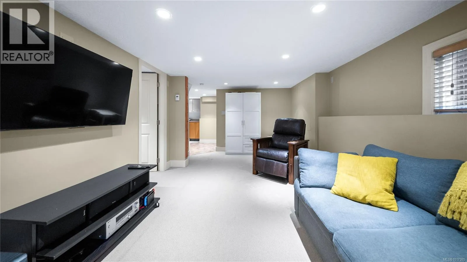 1102 Vista Hts