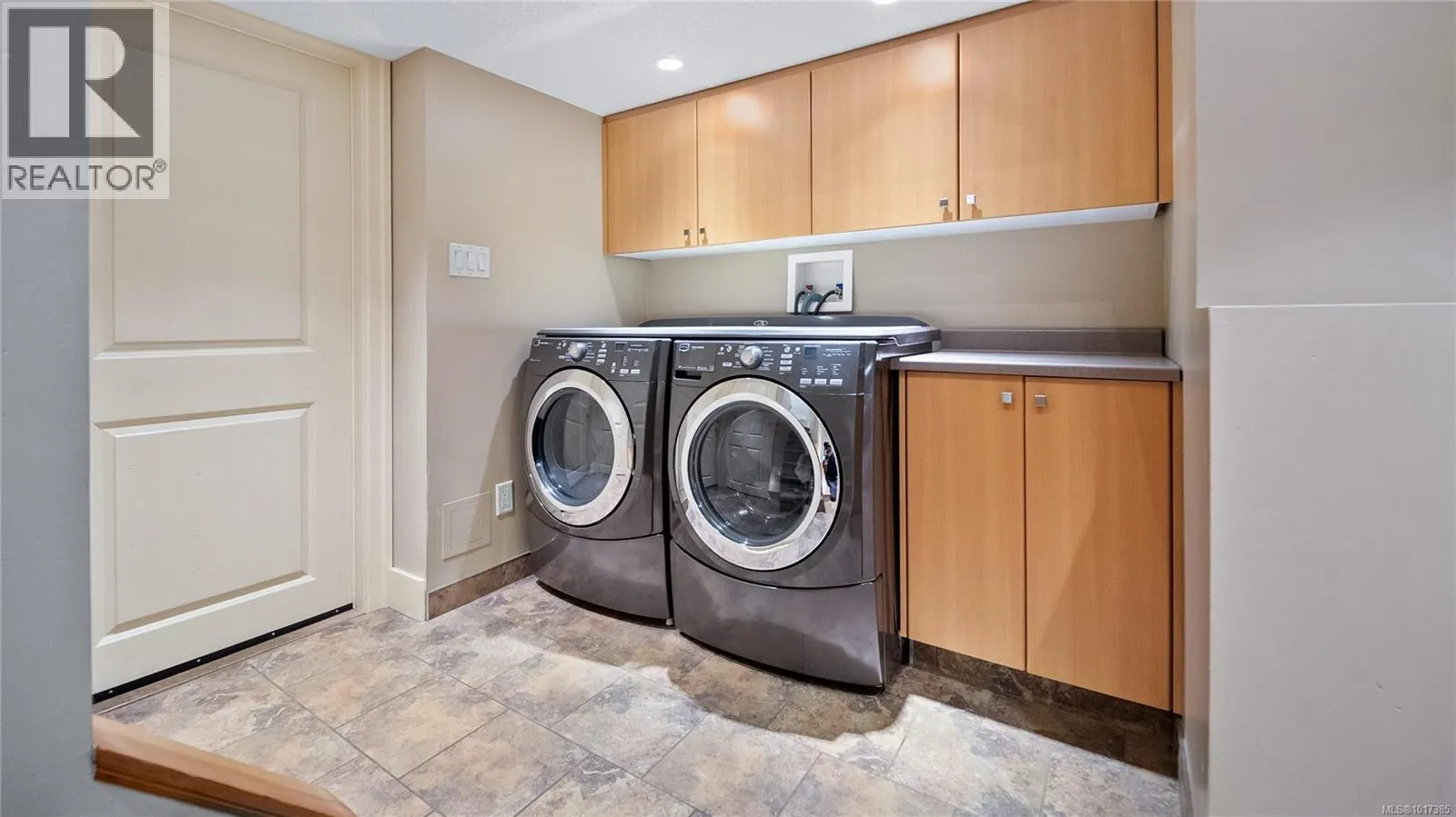 1102 Vista Hts