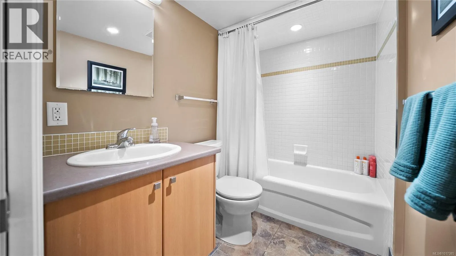 1102 Vista Hts