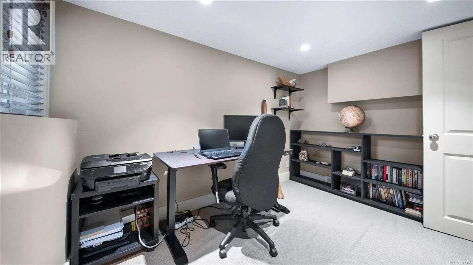 1102 Vista Hts