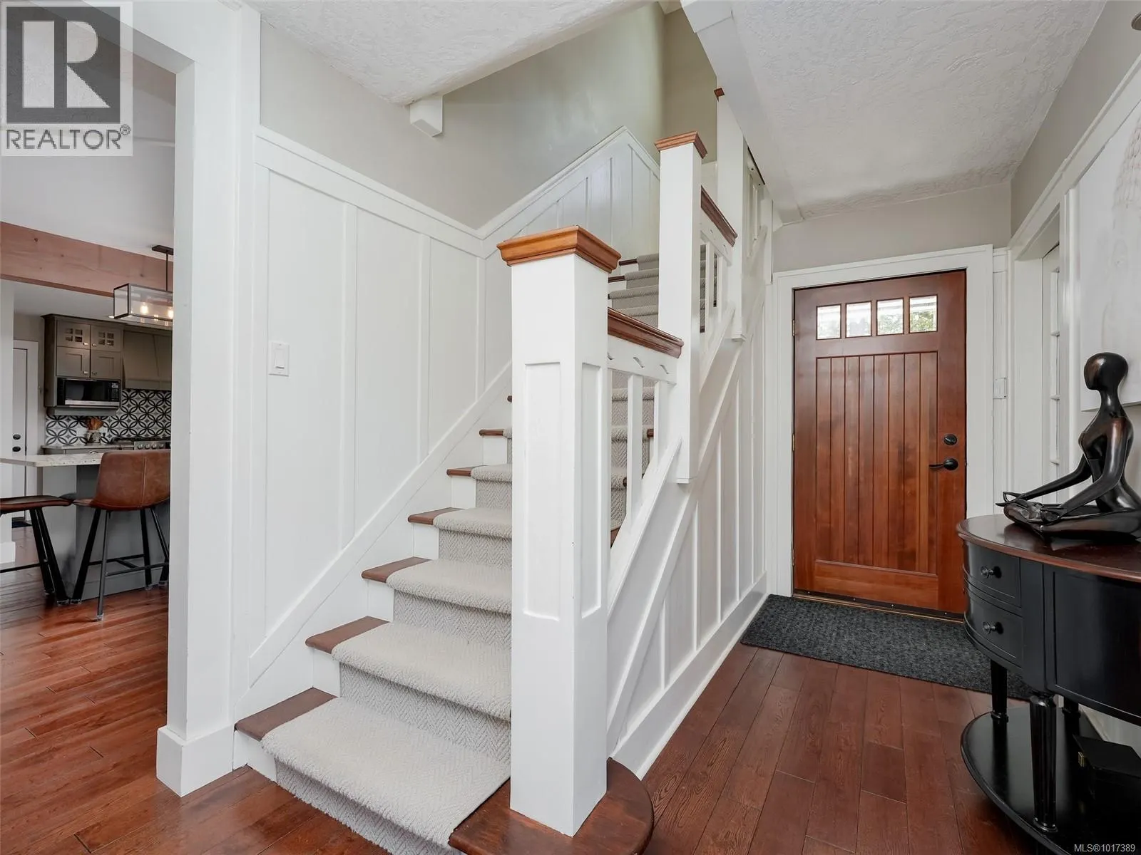 2564 Lavinia Rd
