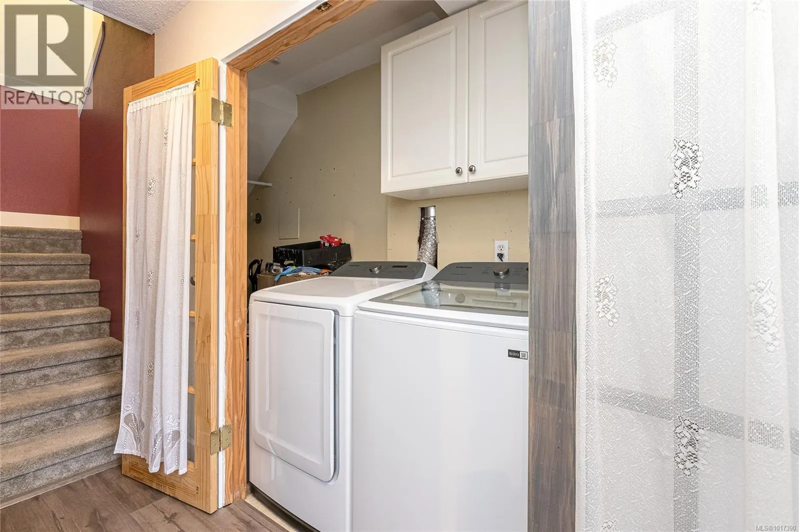 9 7675 East Saanich Rd