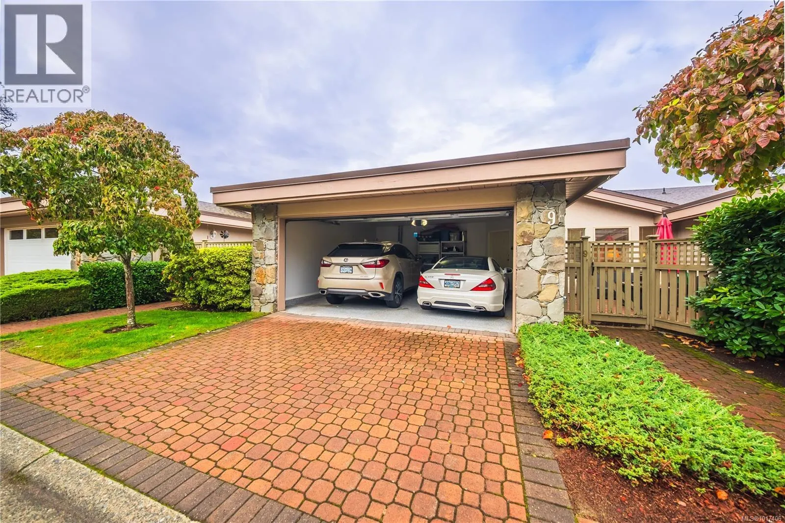 9 4991 Bella Vista Cres